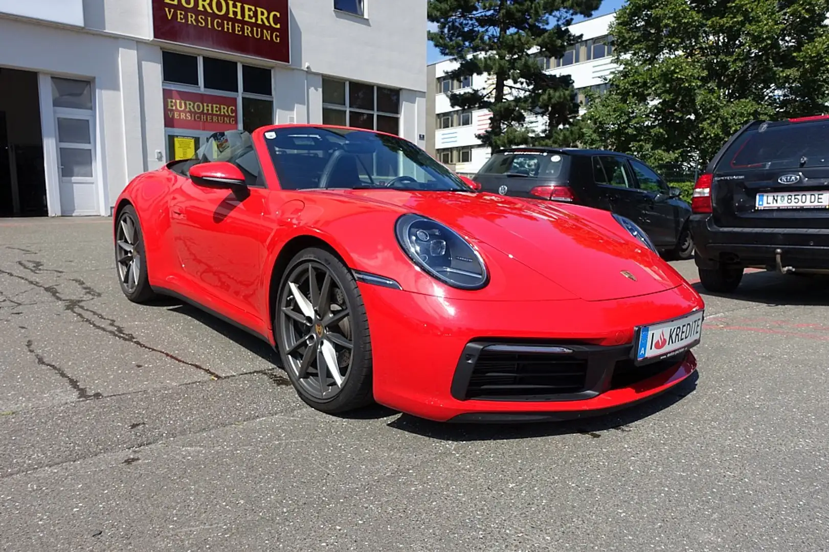 Porsche 911 Carrera 4 Cabrio PDK Rouge - 2