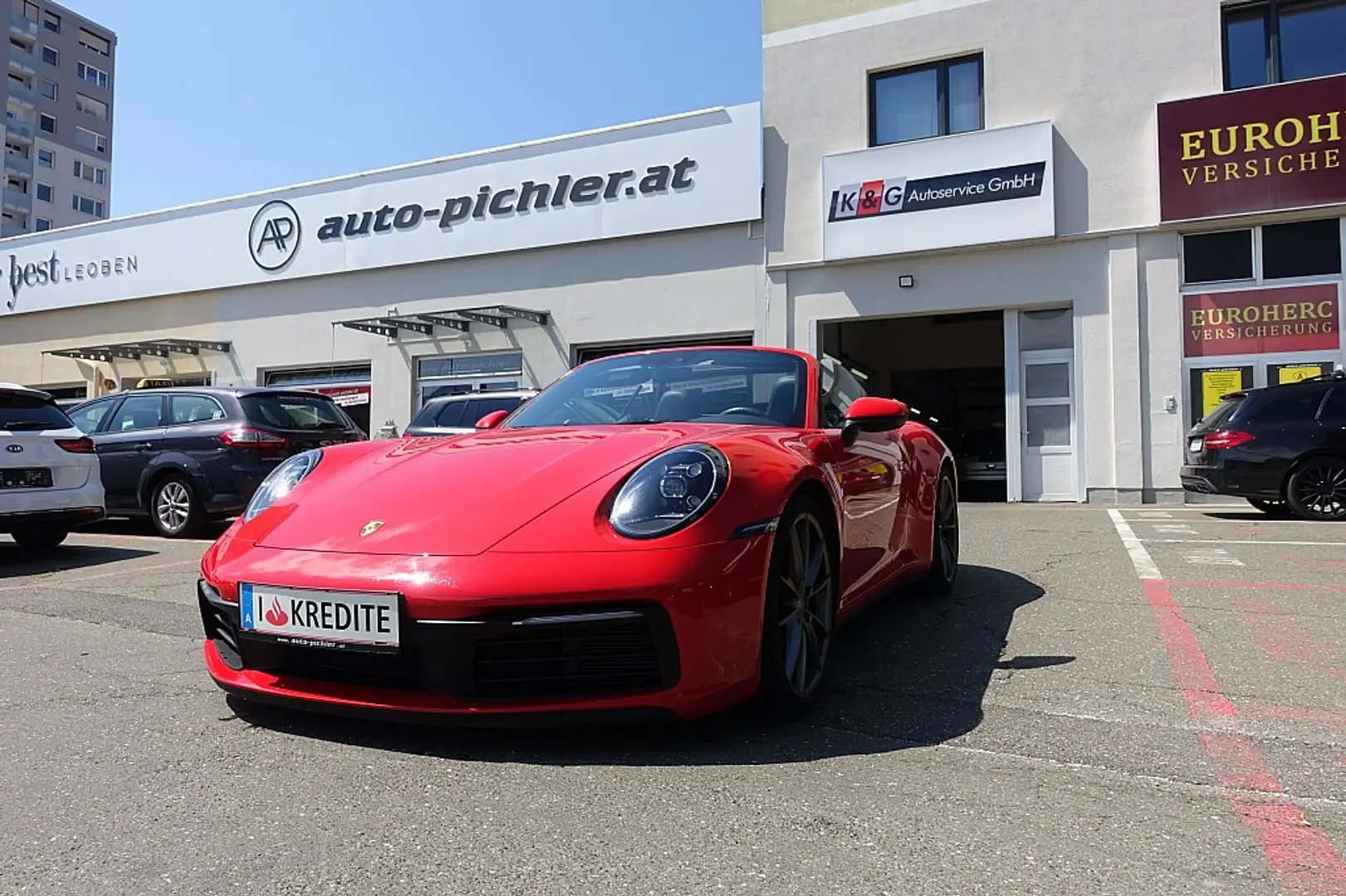 Porsche 911 Carrera 4 Cabrio PDK Rouge - 1