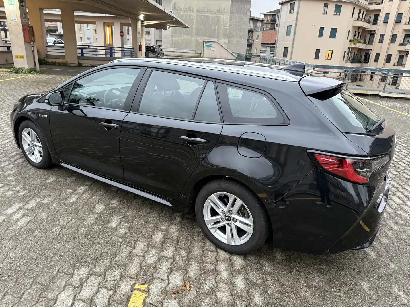 Toyota Corolla 1.8 Touring Sports SW business Hybrid IBRIDA Nero - 2