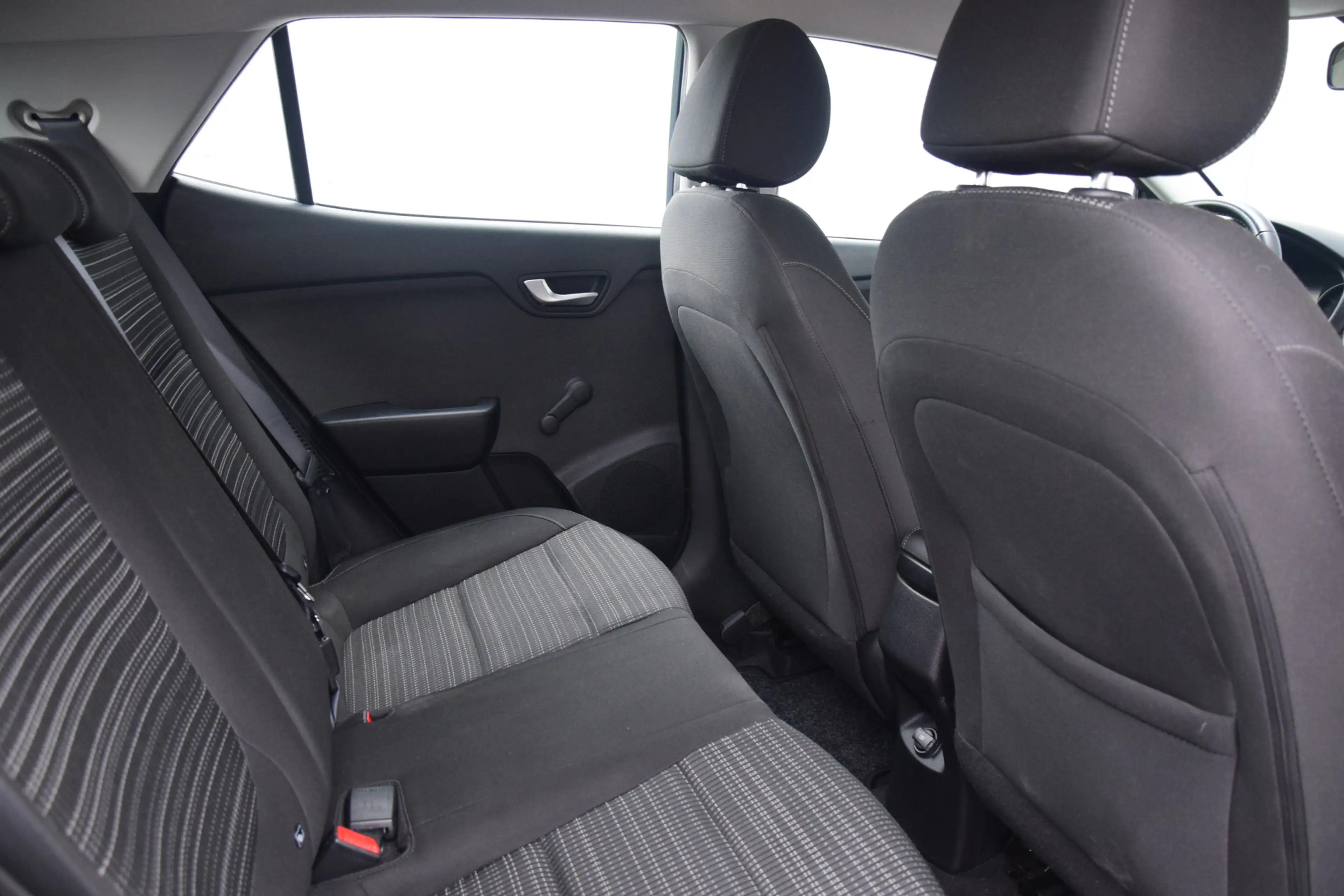 Kia Stonic 1.0 T-GDi MHEV DynamicLine Navi Camera Ecc Cruise/ — photo 14