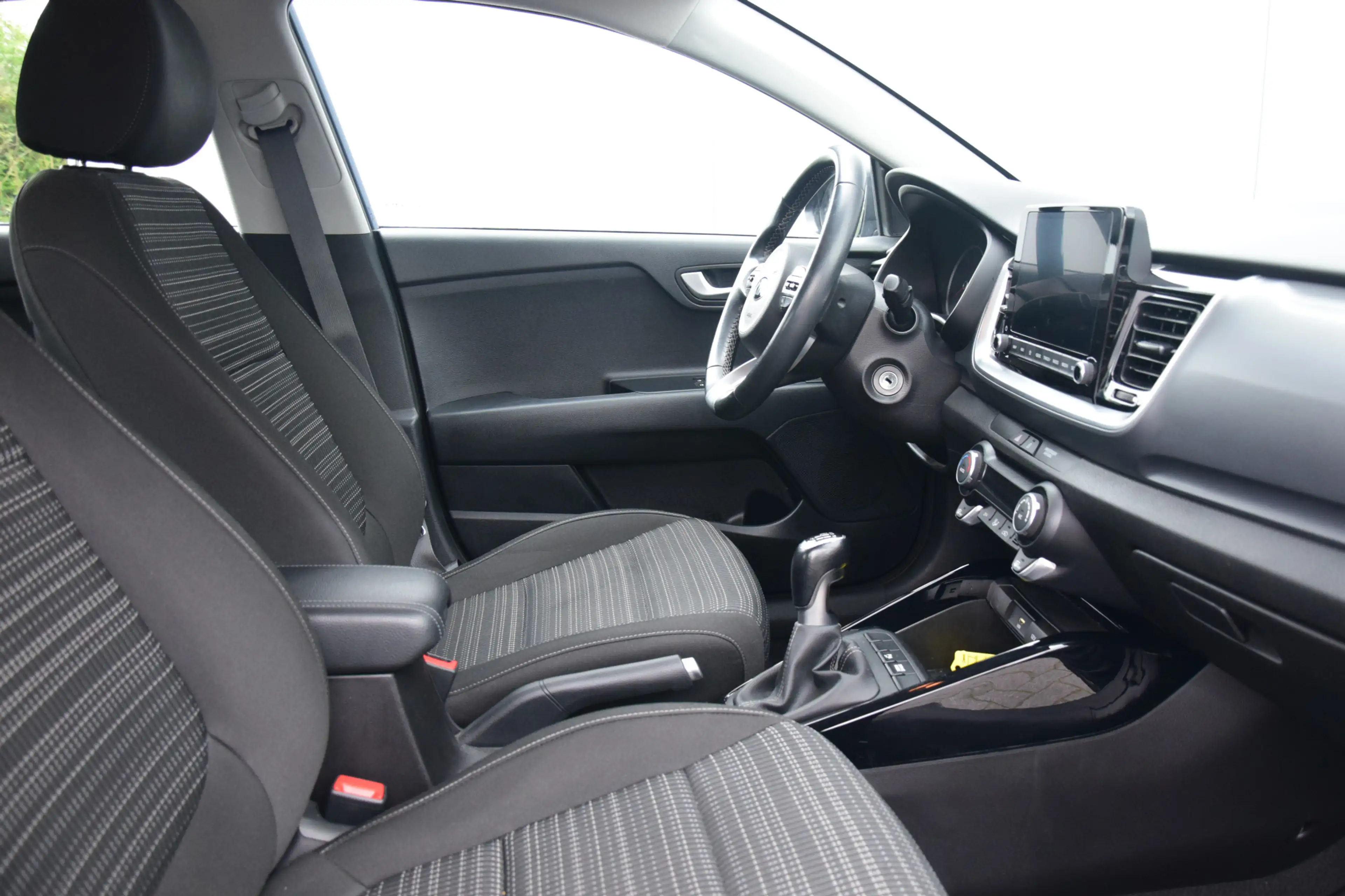Kia Stonic 1.0 T-GDi MHEV DynamicLine Navi Camera Ecc Cruise/ — photo 12