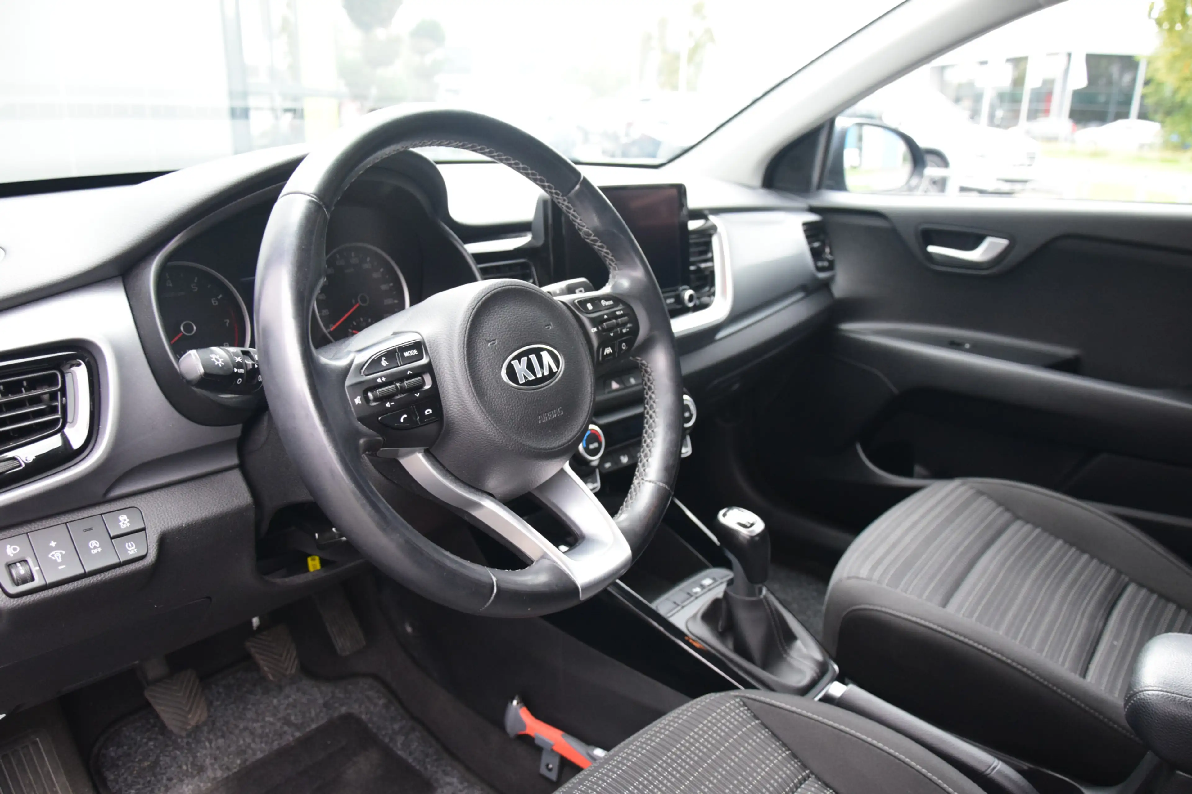 Kia Stonic 1.0 T-GDi MHEV DynamicLine Navi Camera Ecc Cruise/ — photo 17