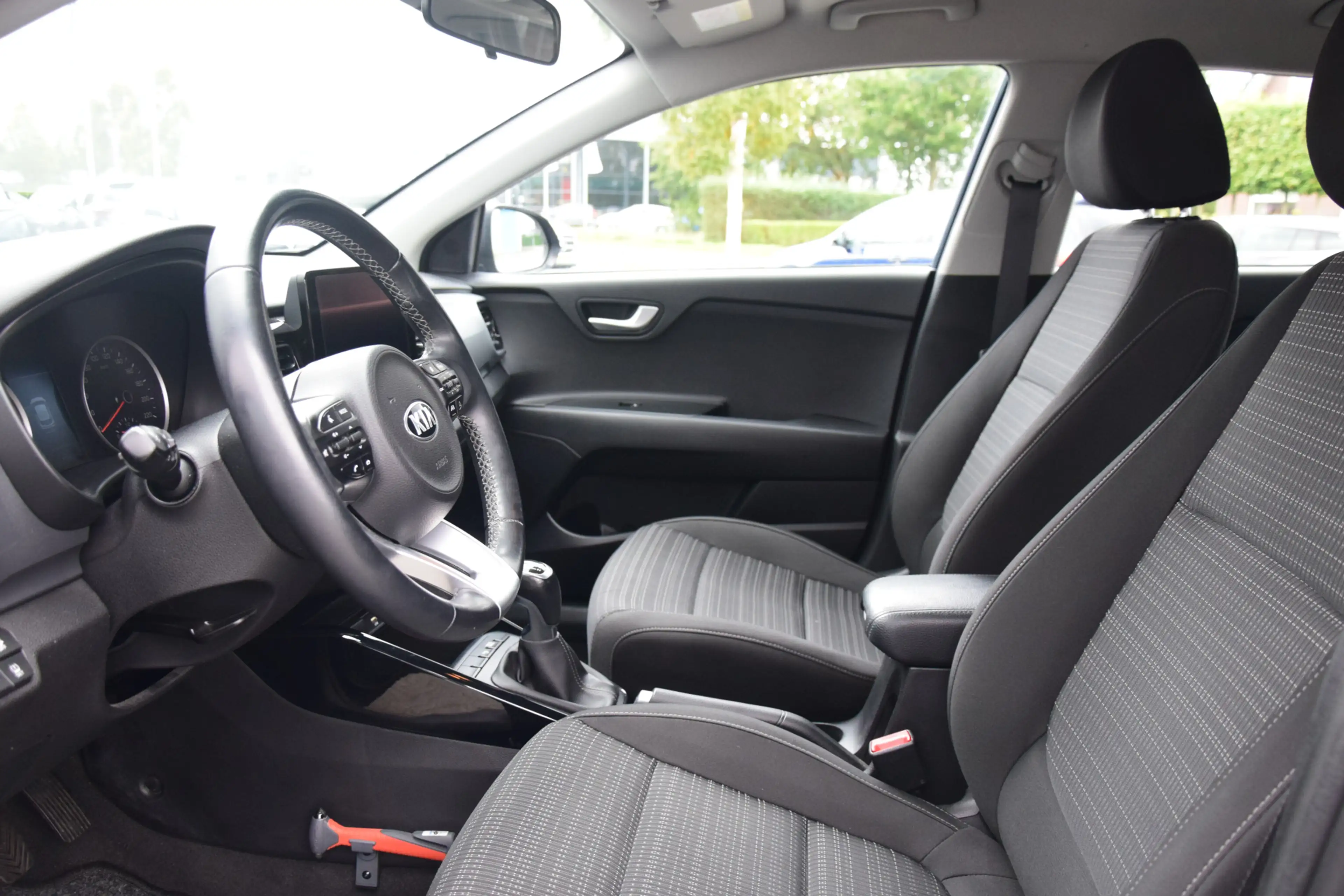 Kia Stonic 1.0 T-GDi MHEV DynamicLine Navi Camera Ecc Cruise/ — photo 18