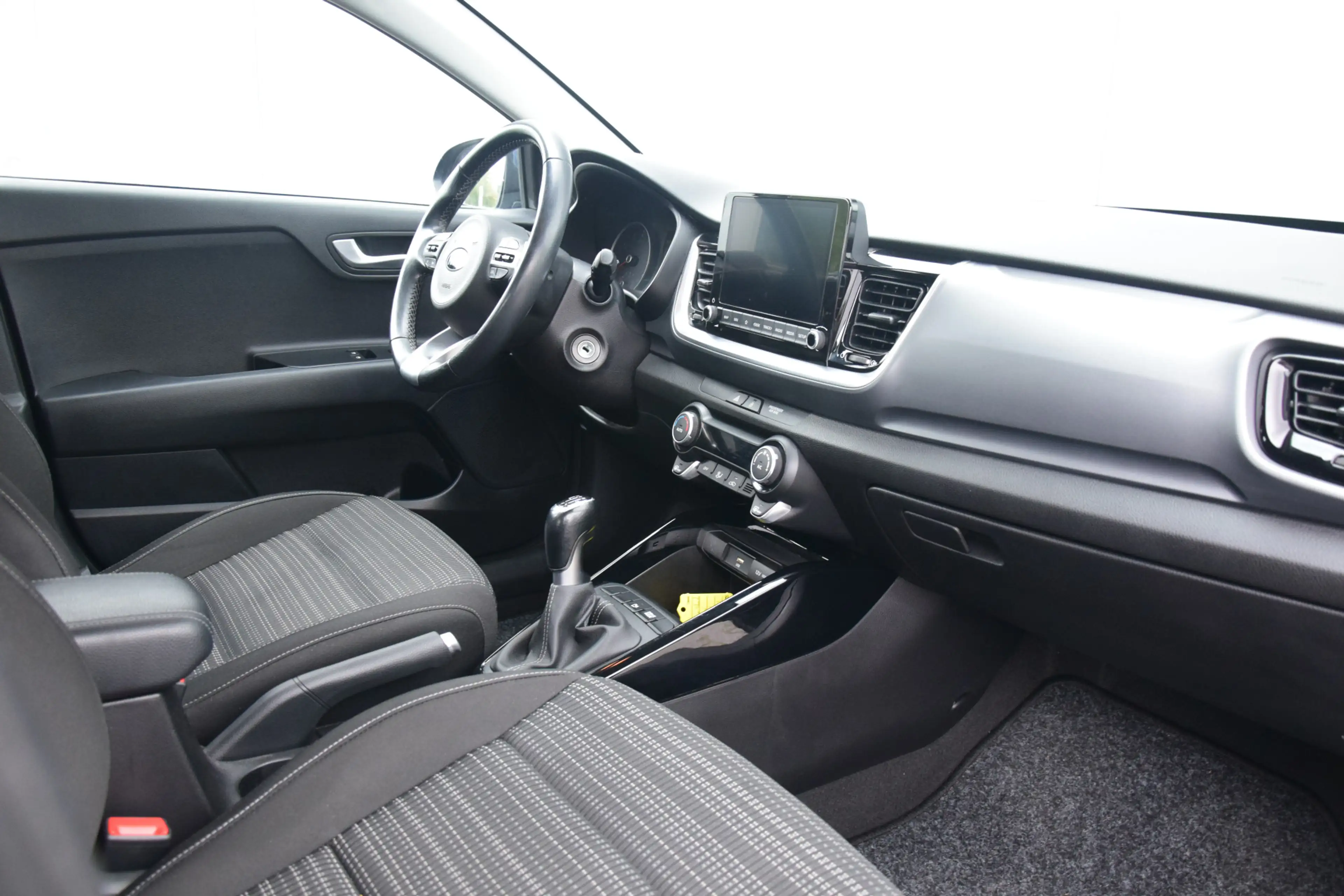 Kia Stonic 1.0 T-GDi MHEV DynamicLine Navi Camera Ecc Cruise/ — photo 4
