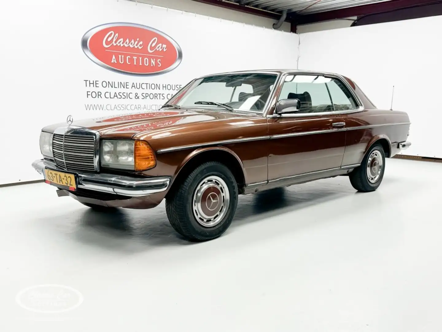 Mercedes-Benz 280 C  - ONLINE AUCTION Bruin - 1
