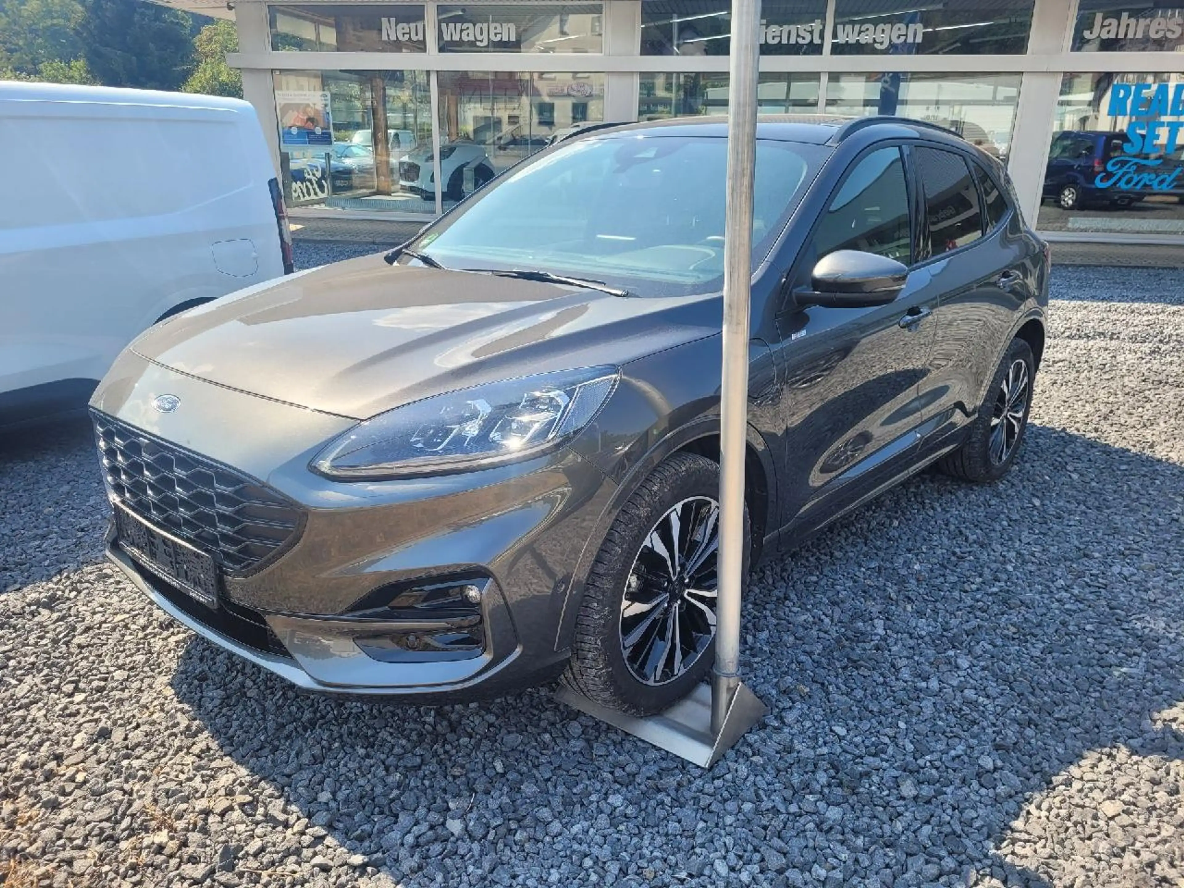 Ford Kuga Plug-In Hybrid ST-Line X — photo 5