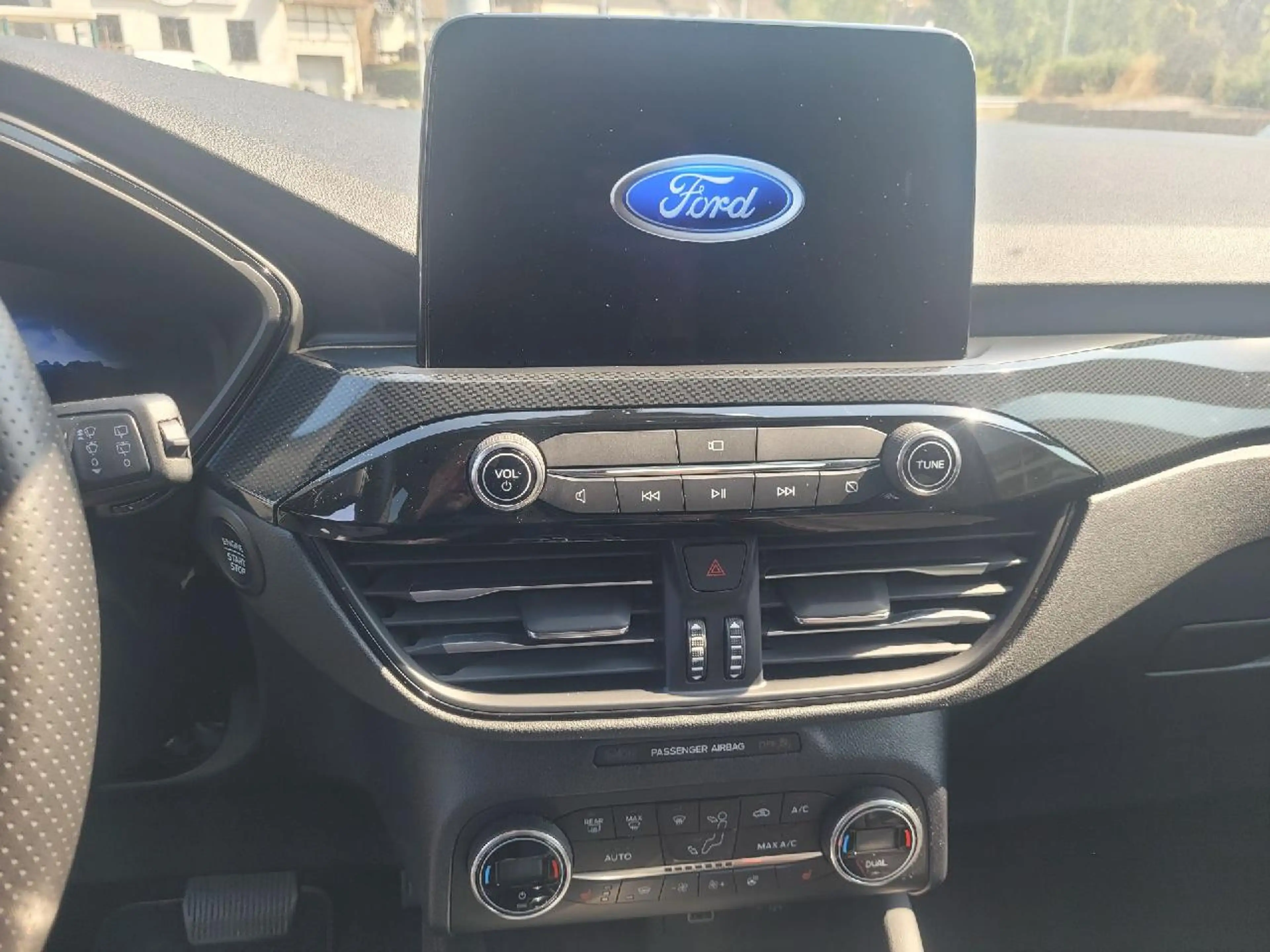 Ford Kuga Plug-In Hybrid ST-Line X — photo 14