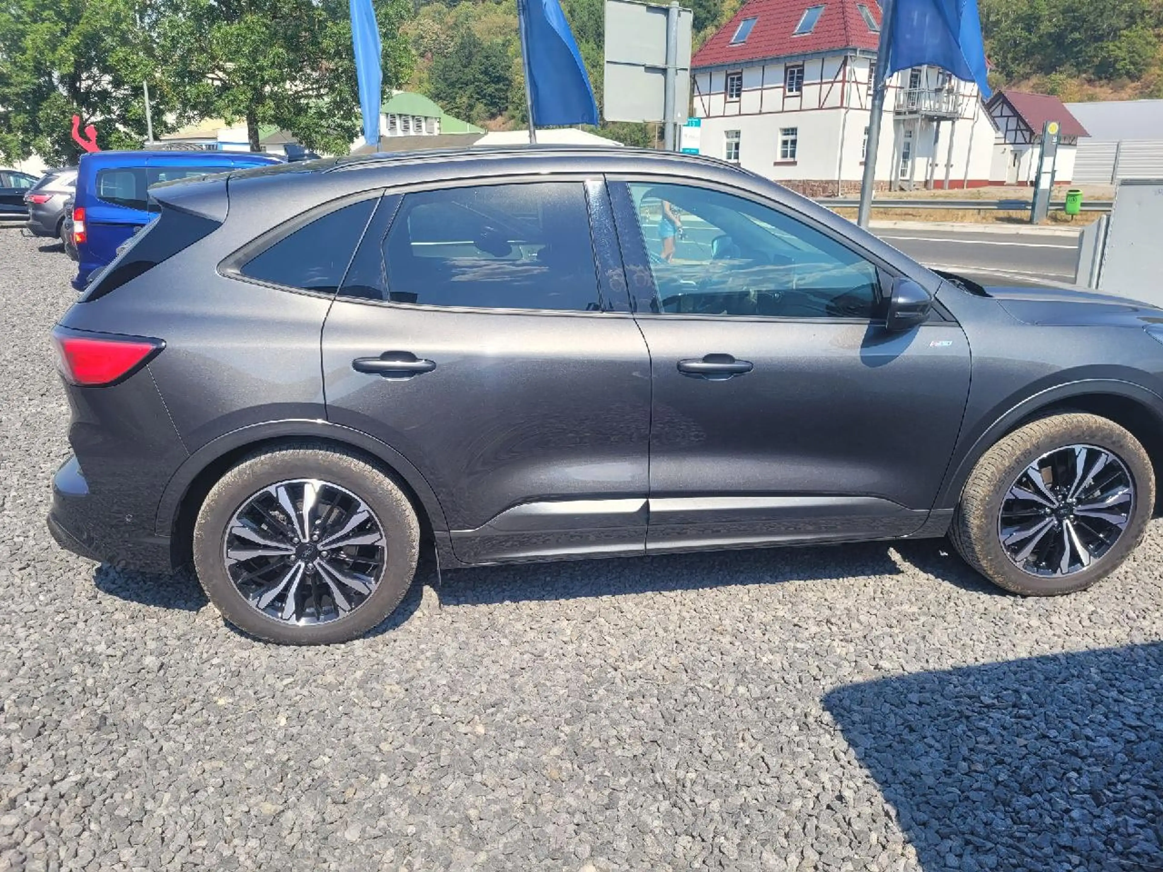Ford Kuga Plug-In Hybrid ST-Line X — photo 2