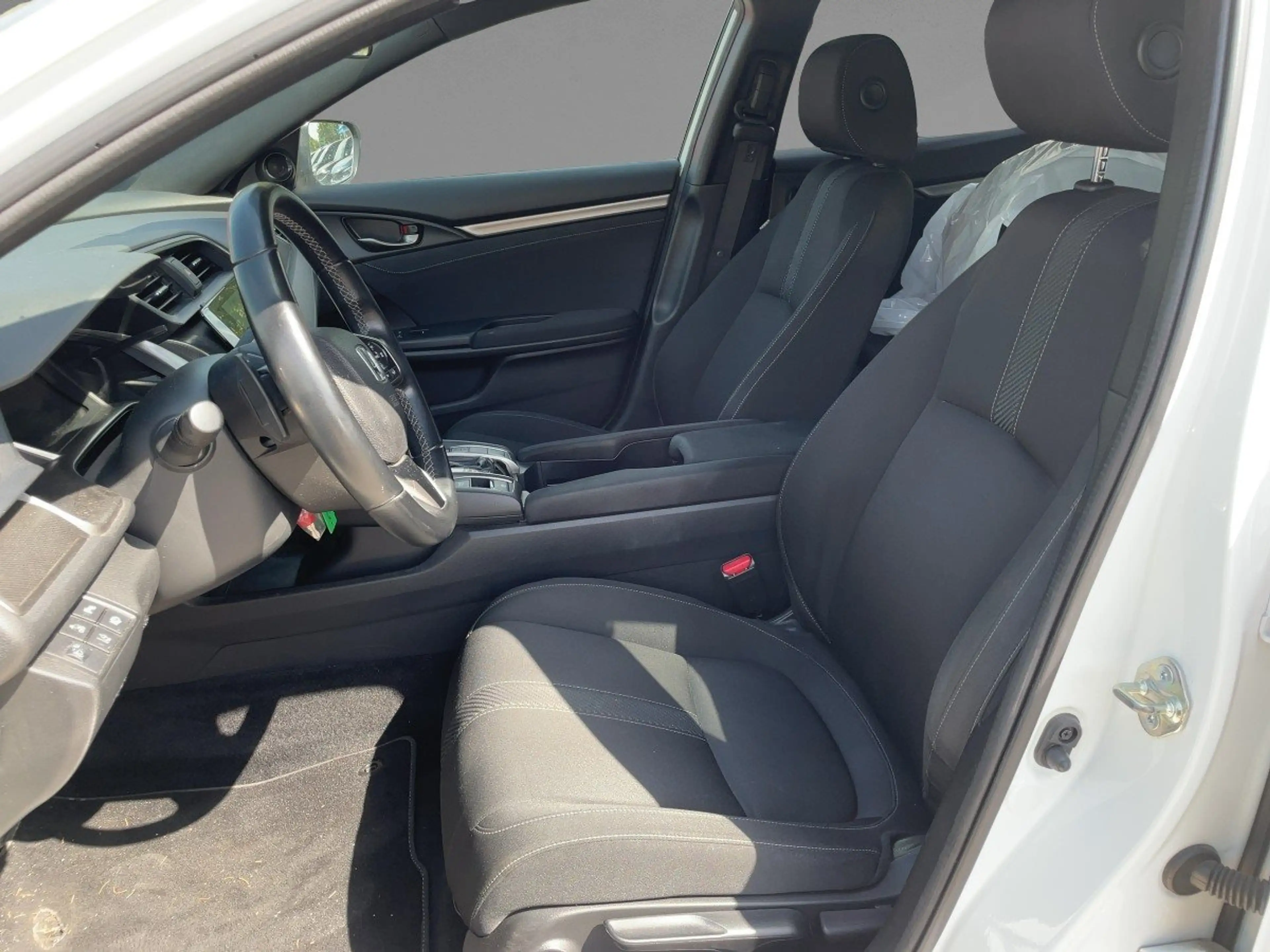 Honda Civic 1.0 VTEC Elegance ACC+Navi+SHZ+2xKlima+LM — photo 8
