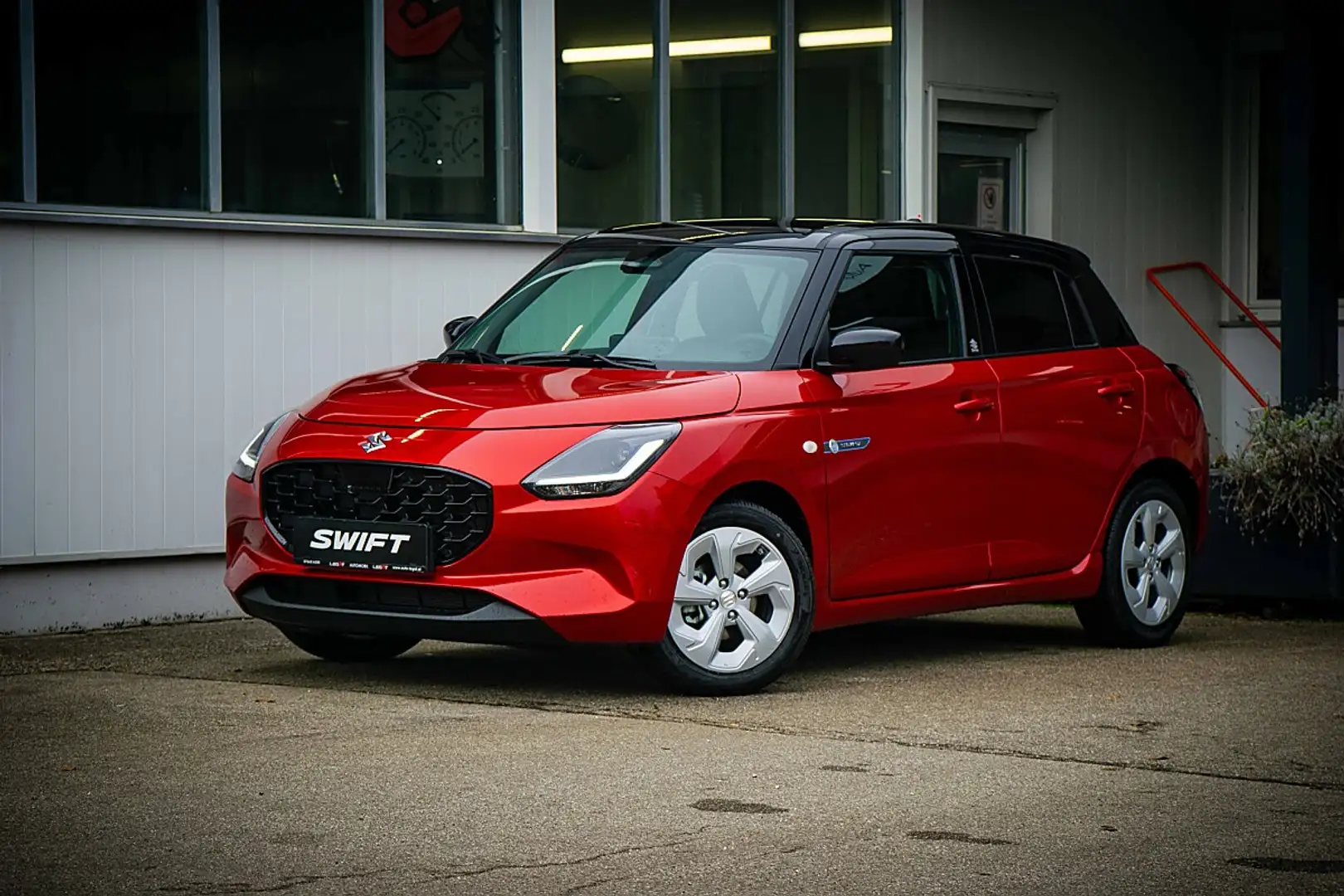 Suzuki Swift 1,2 Hybrid Shine *NEUWAGEN*LAGERND* Rot - 2