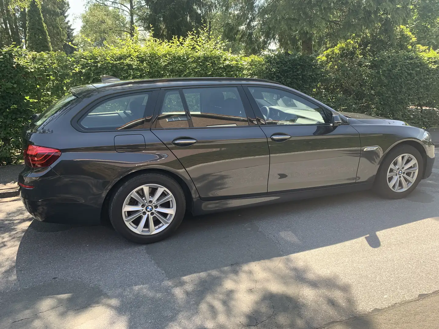 BMW 525 525d Touring Aut. Luxury Line - 2