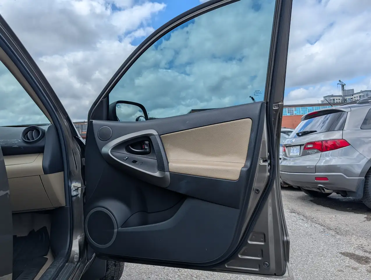 Toyota RAV 4 снимка Toyota RAV 4