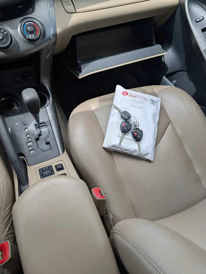 Toyota RAV 4 снимка Toyota RAV 4