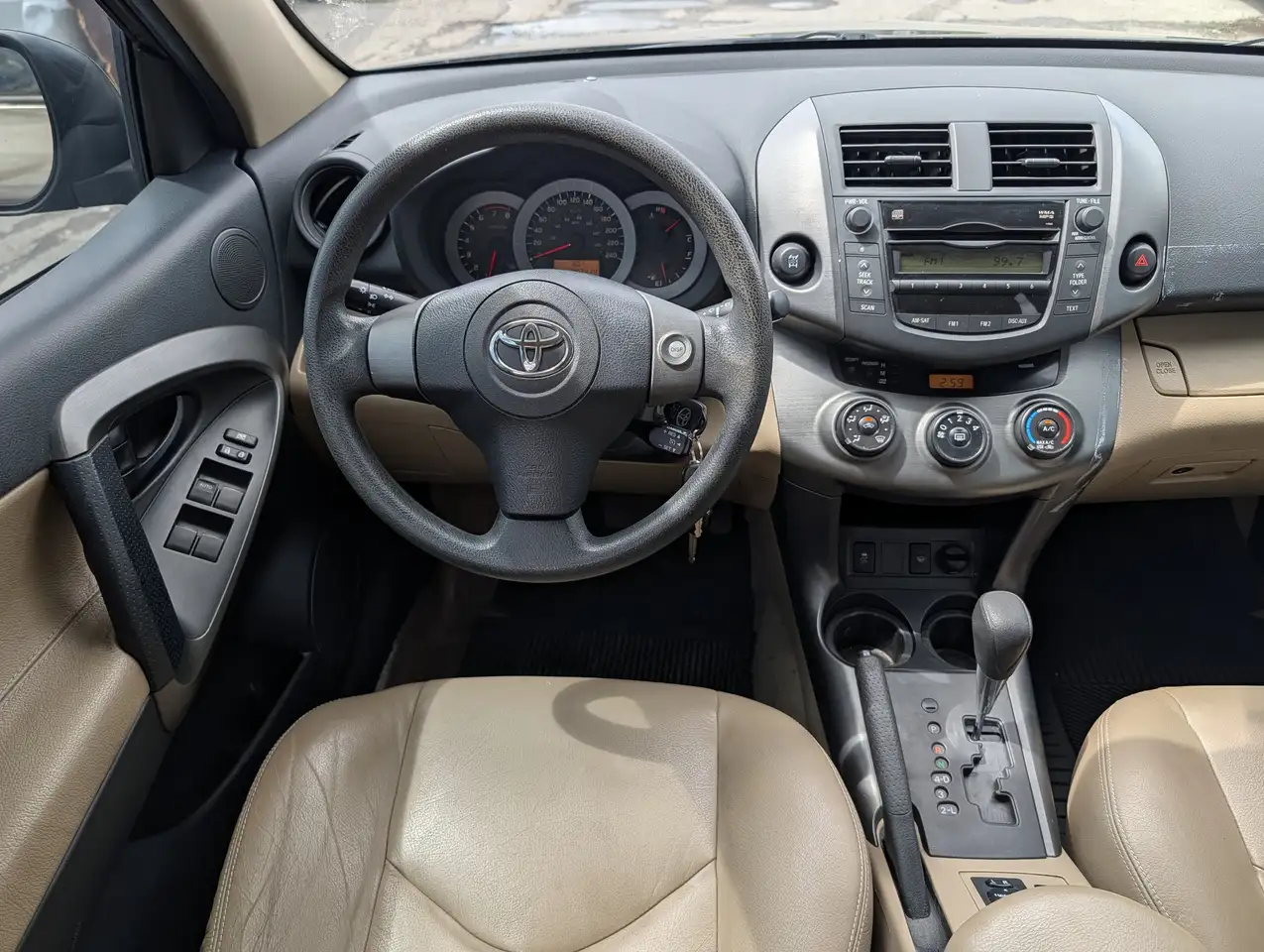 Toyota RAV 4 снимка Toyota RAV 4