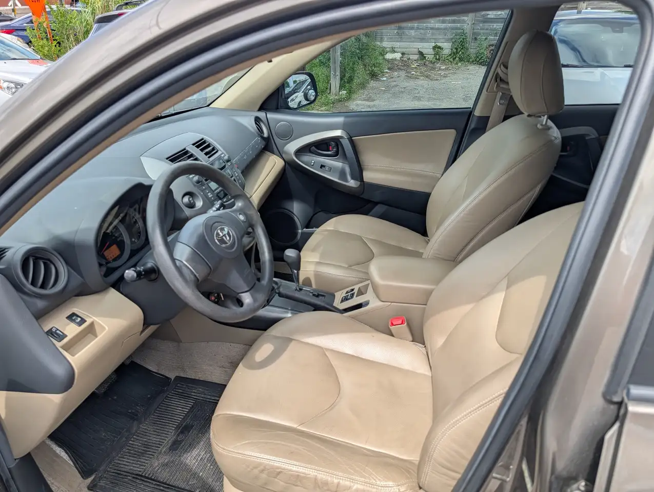 Toyota RAV 4 снимка Toyota RAV 4
