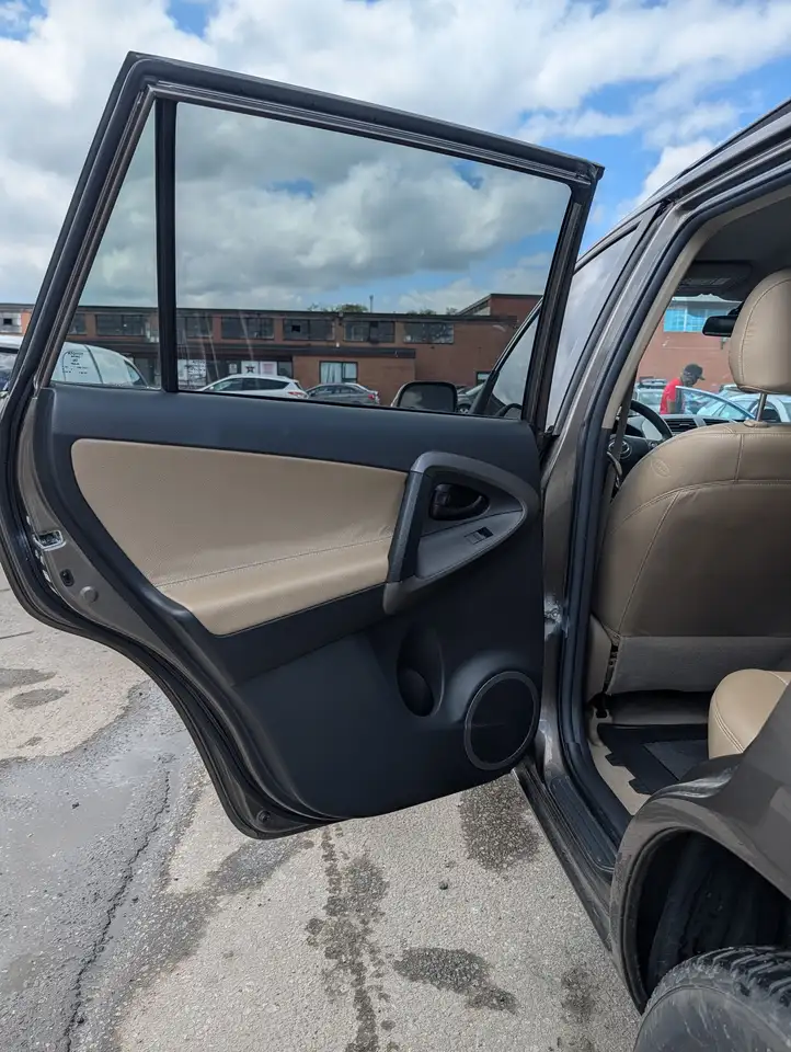 Toyota RAV 4 снимка Toyota RAV 4