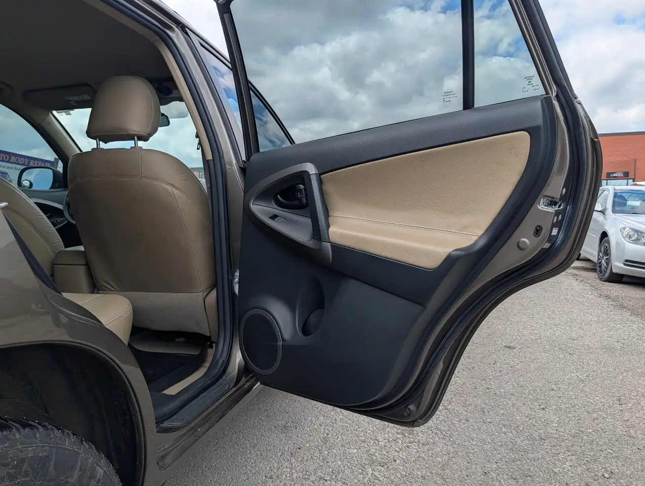 Toyota RAV 4 снимка Toyota RAV 4