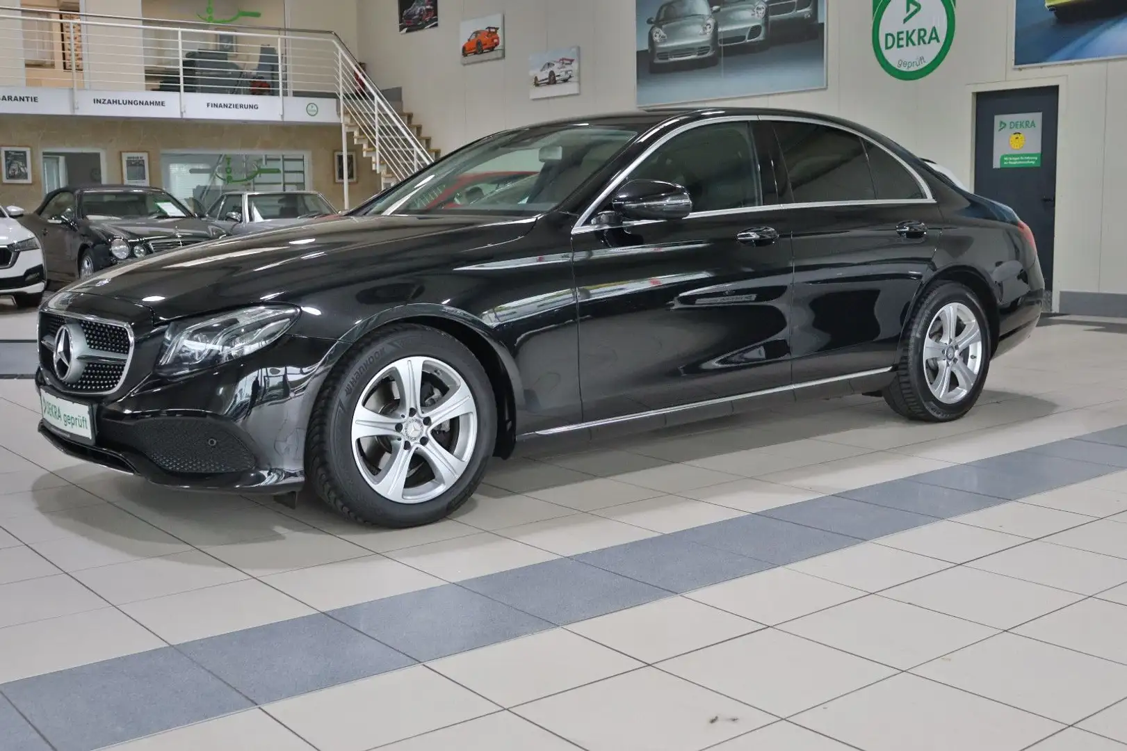 Mercedes-Benz E 200 Avantgarde /Widescreen/Kamera/Multibeam Noir - 2