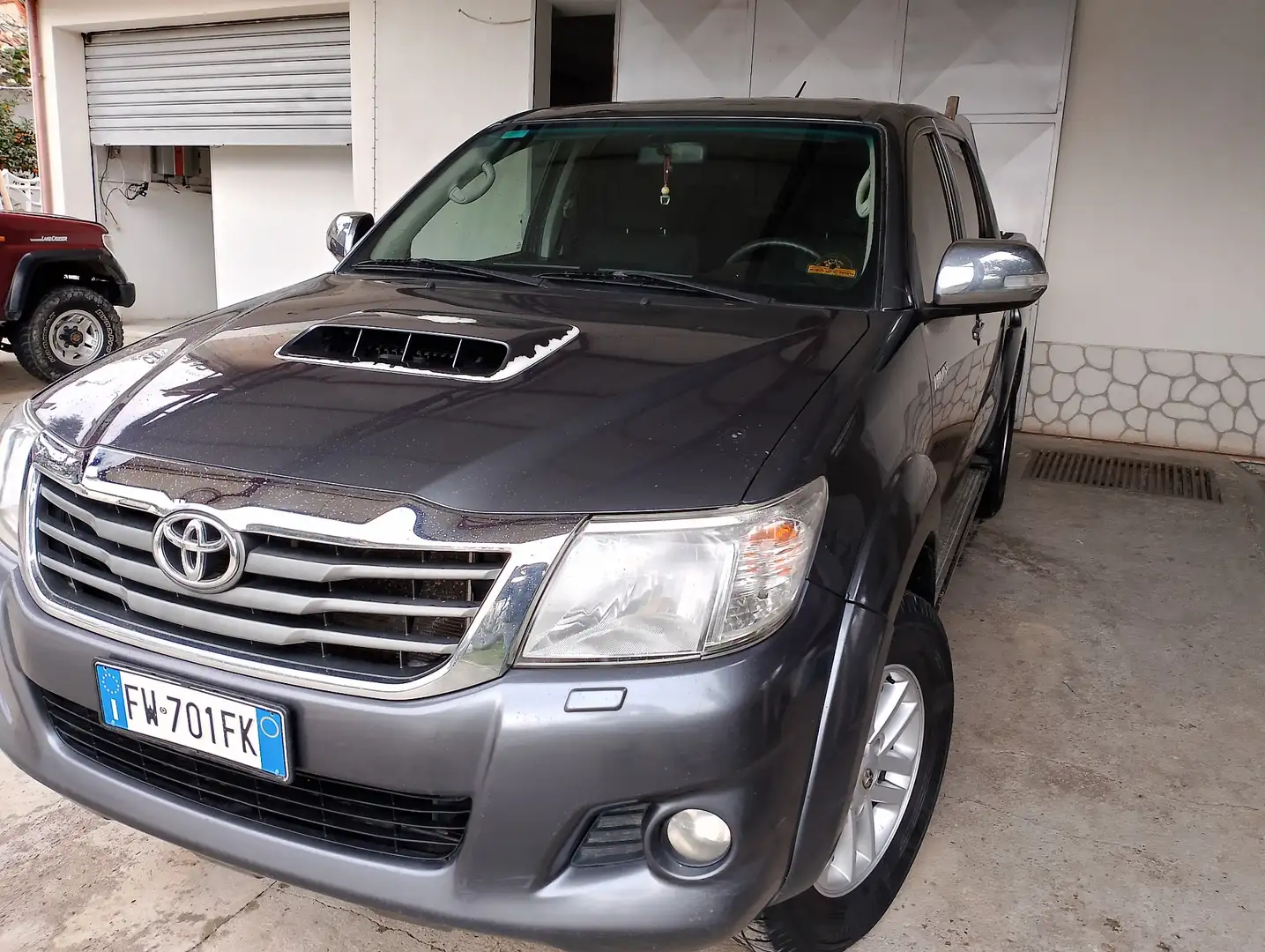 Toyota Hilux 3.0 d-4d double cab SR auto 4x4  ridotte - 1