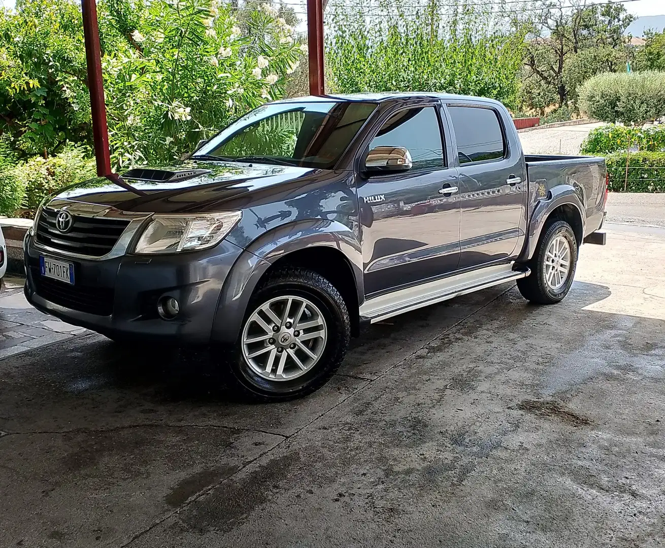 Toyota Hilux 3.0 d-4d double cab SR auto 4x4  ridotte - 1