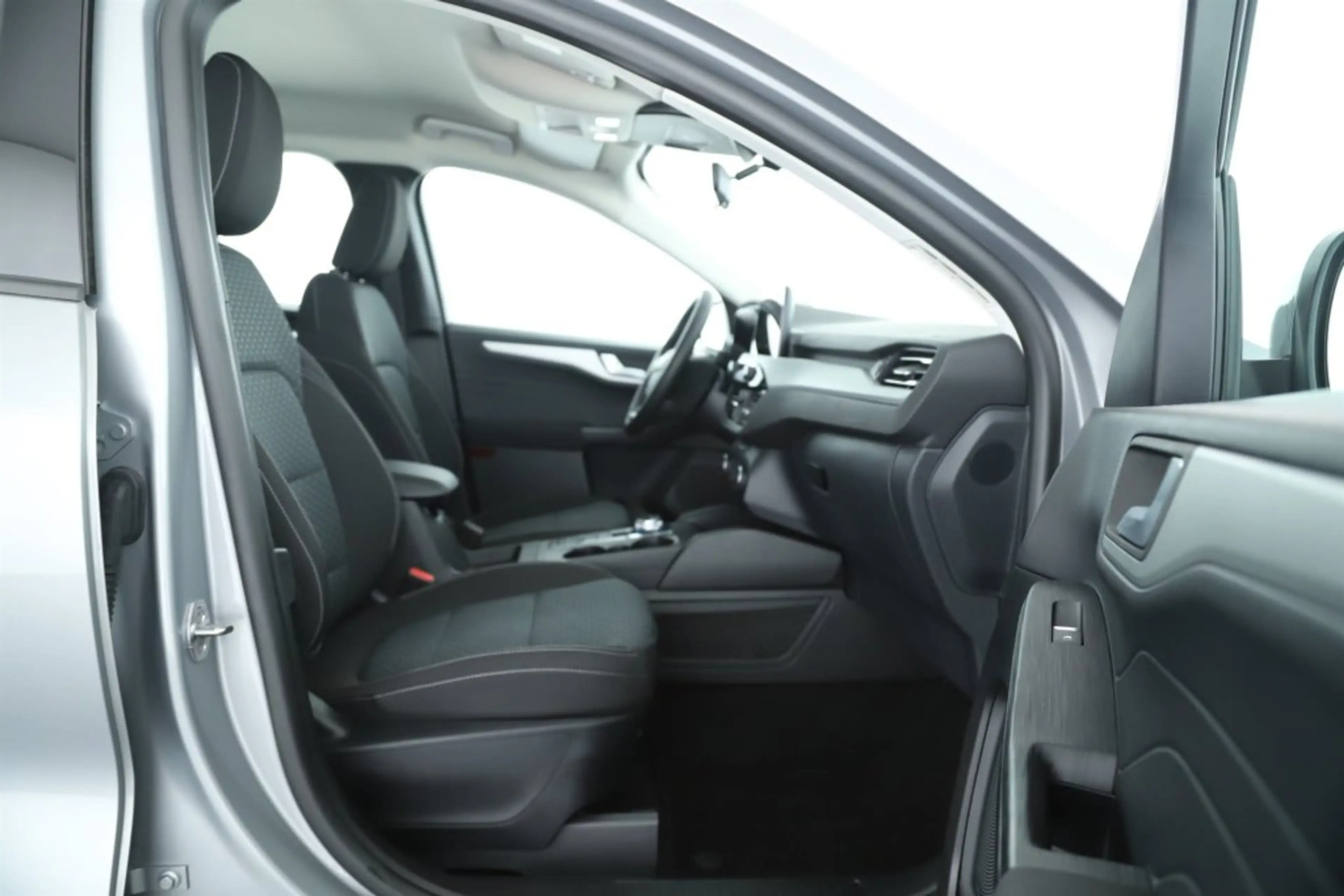 Ford Kuga 1,5 TDCI EcoBlue Cool&Connect Autom NAVI TELEFON — photo 13