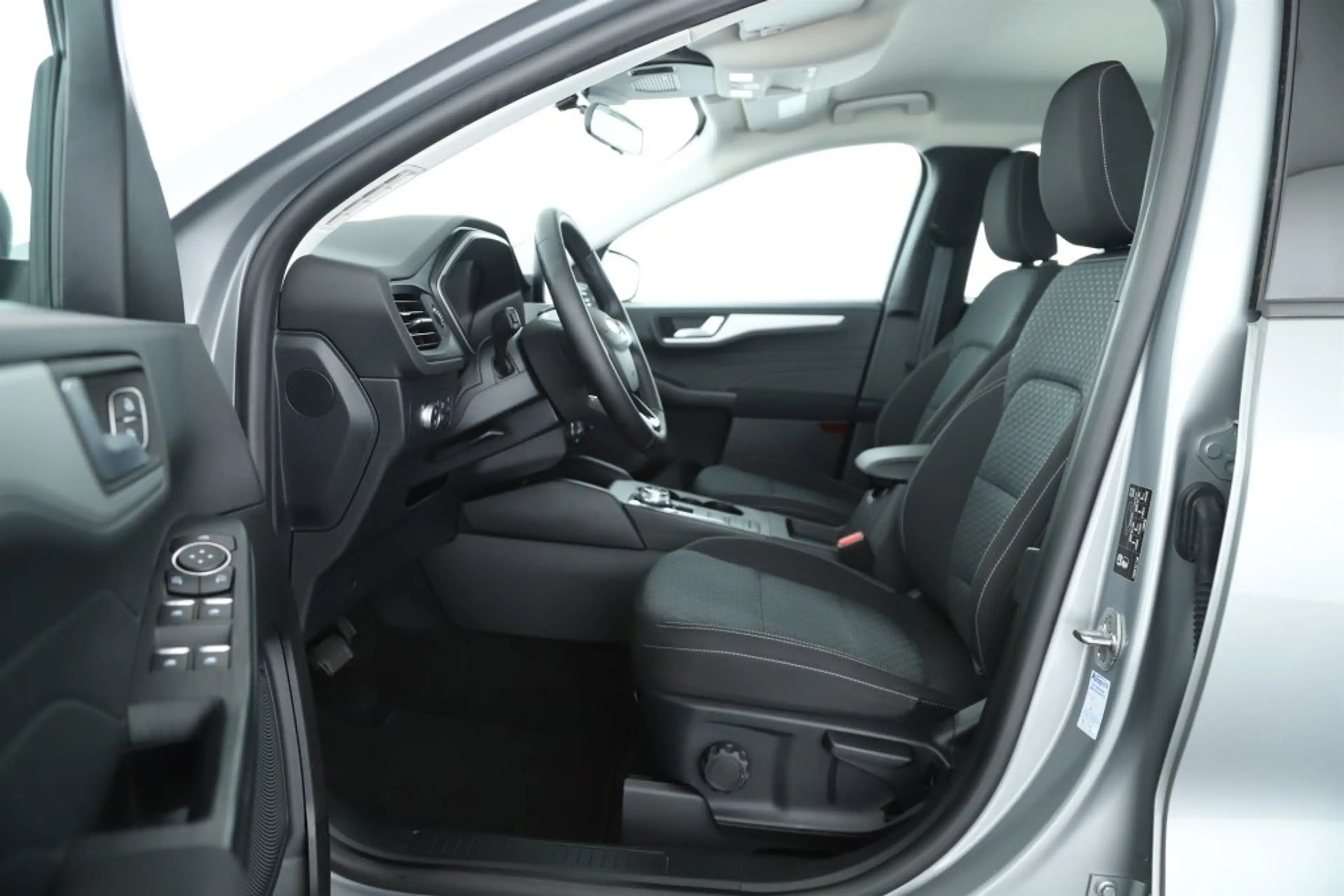 Ford Kuga 1,5 TDCI EcoBlue Cool&Connect Autom NAVI TELEFON — photo 10