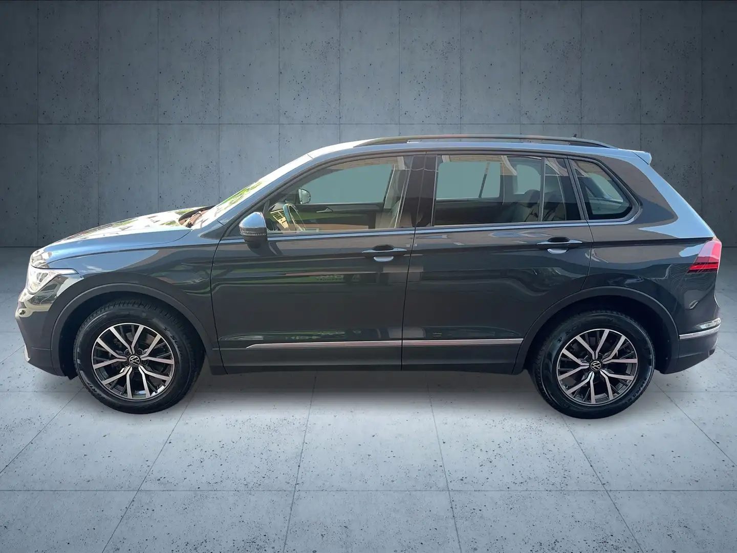 Volkswagen Tiguan Life 1.5 TSI DSG Navi App Connect Ganzjahresreifen Grau - 2