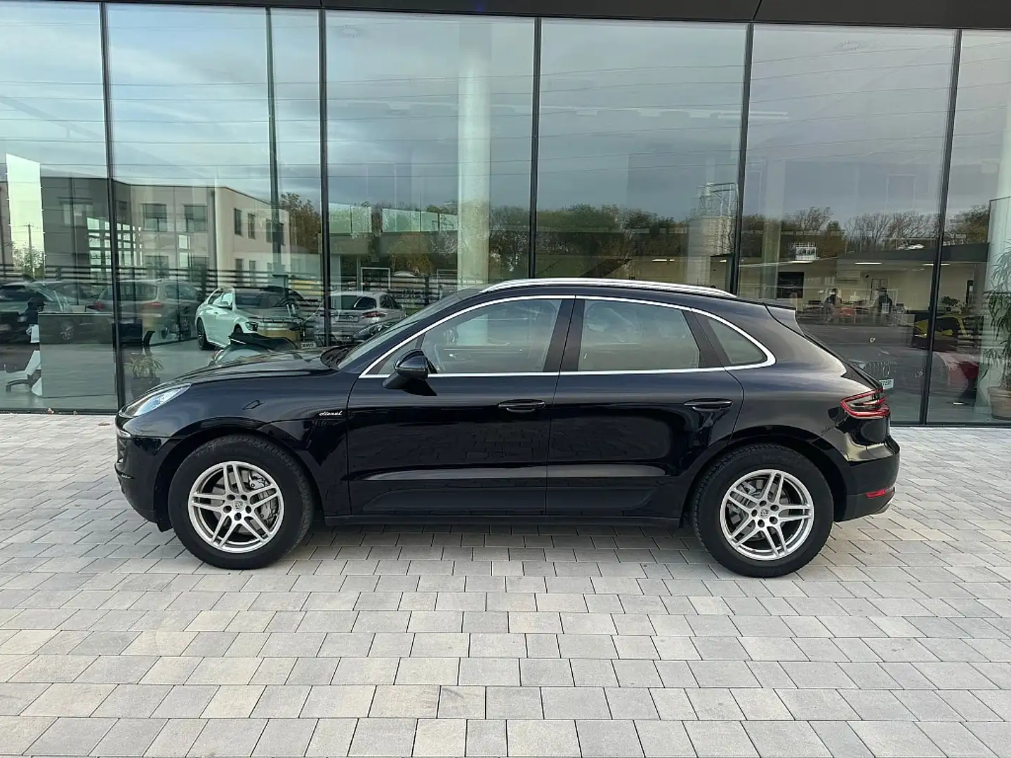 Porsche Macan S 3,0 18 Zoll Räder *ACC*LUFTFEDERUNG*PDLS* Schwarz - 2
