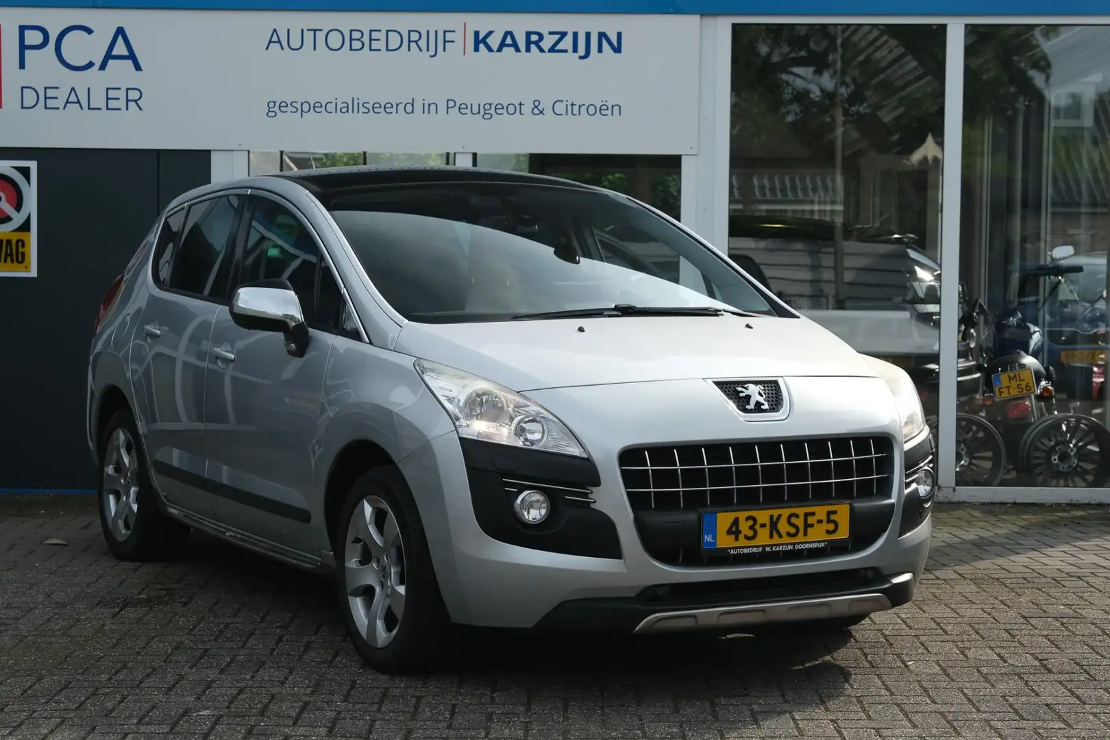 Peugeot 3008 1.6 THP GT Grijs - 2