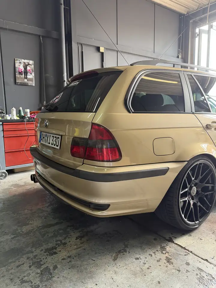 BMW 330xi touring, foto 2