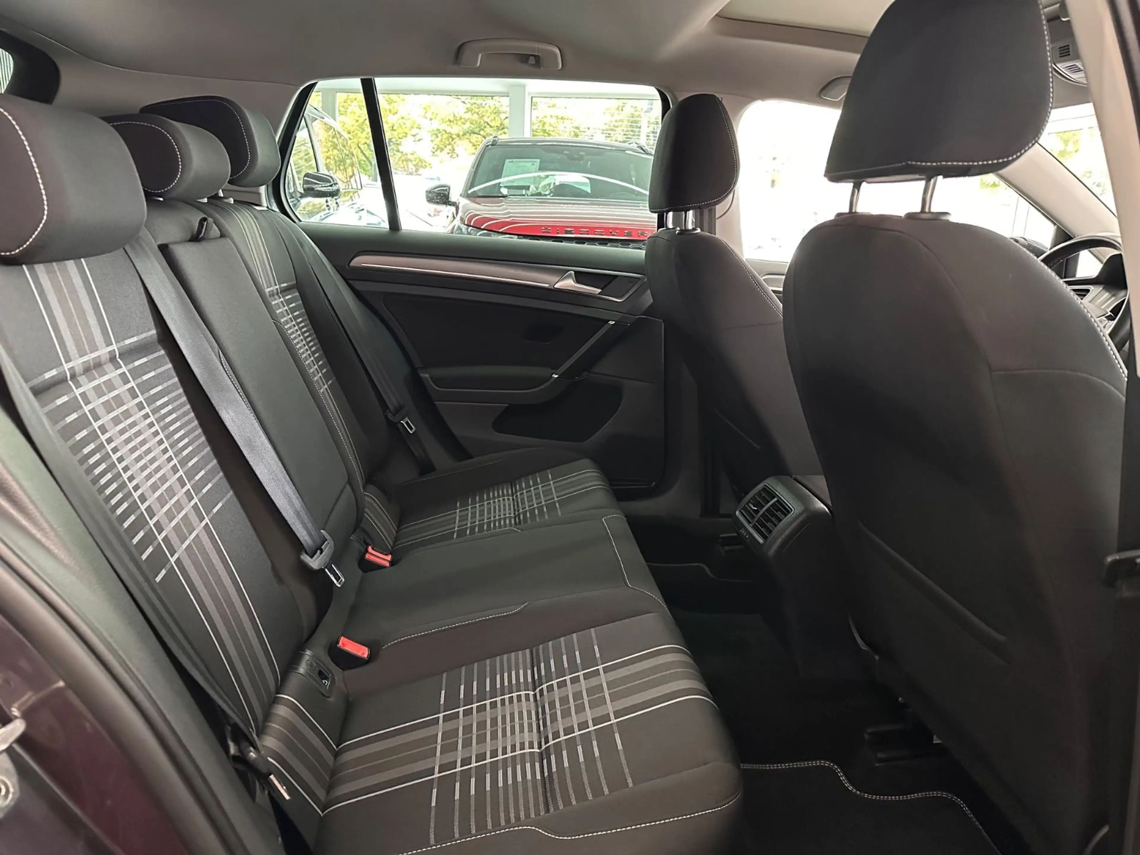 Volkswagen Golf VII 1.4 TSI Lounge*Keyless*Panorama*1.Hd* — photo 12
