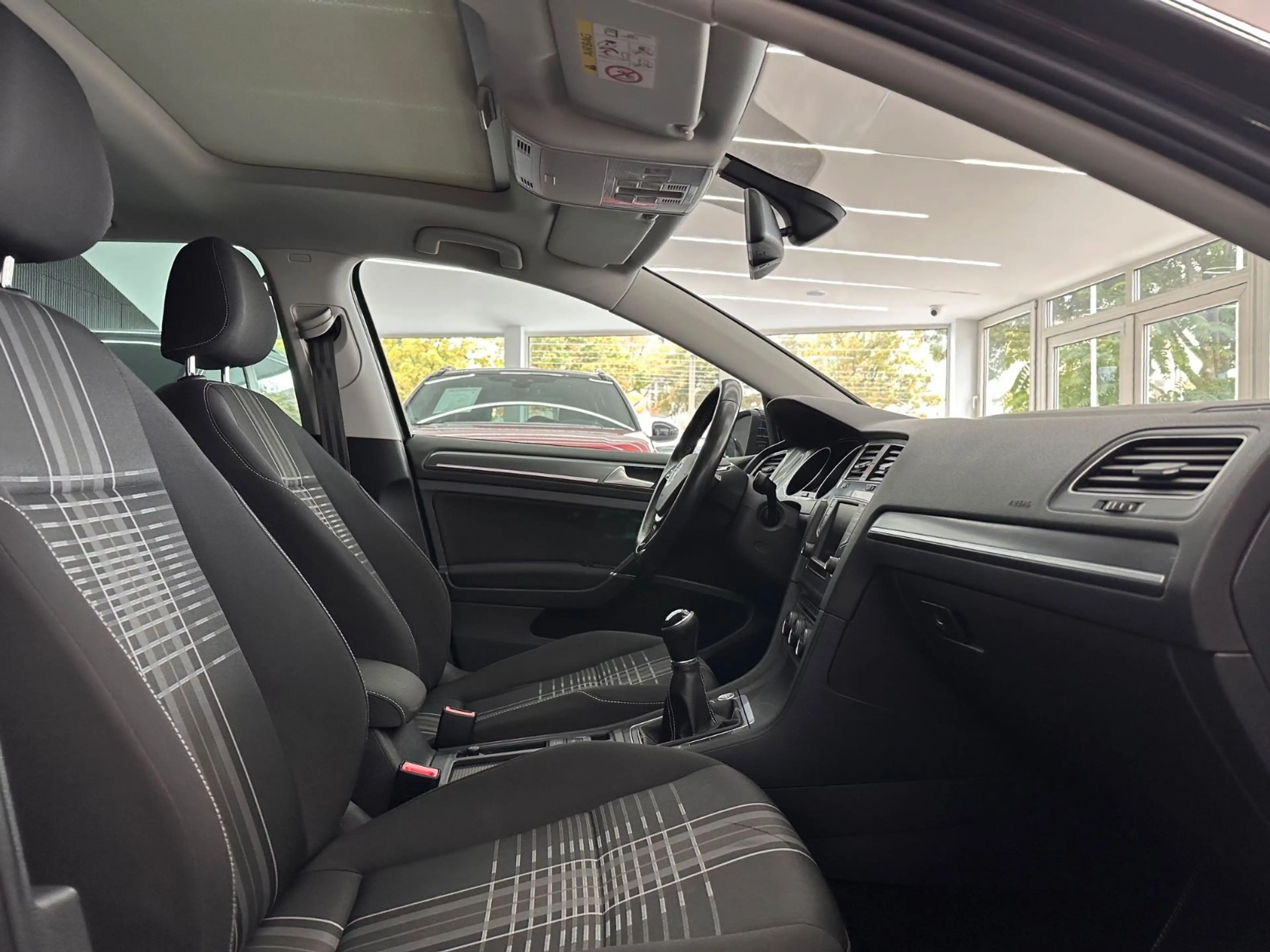 Volkswagen Golf VII 1.4 TSI Lounge*Keyless*Panorama*1.Hd* — photo 8