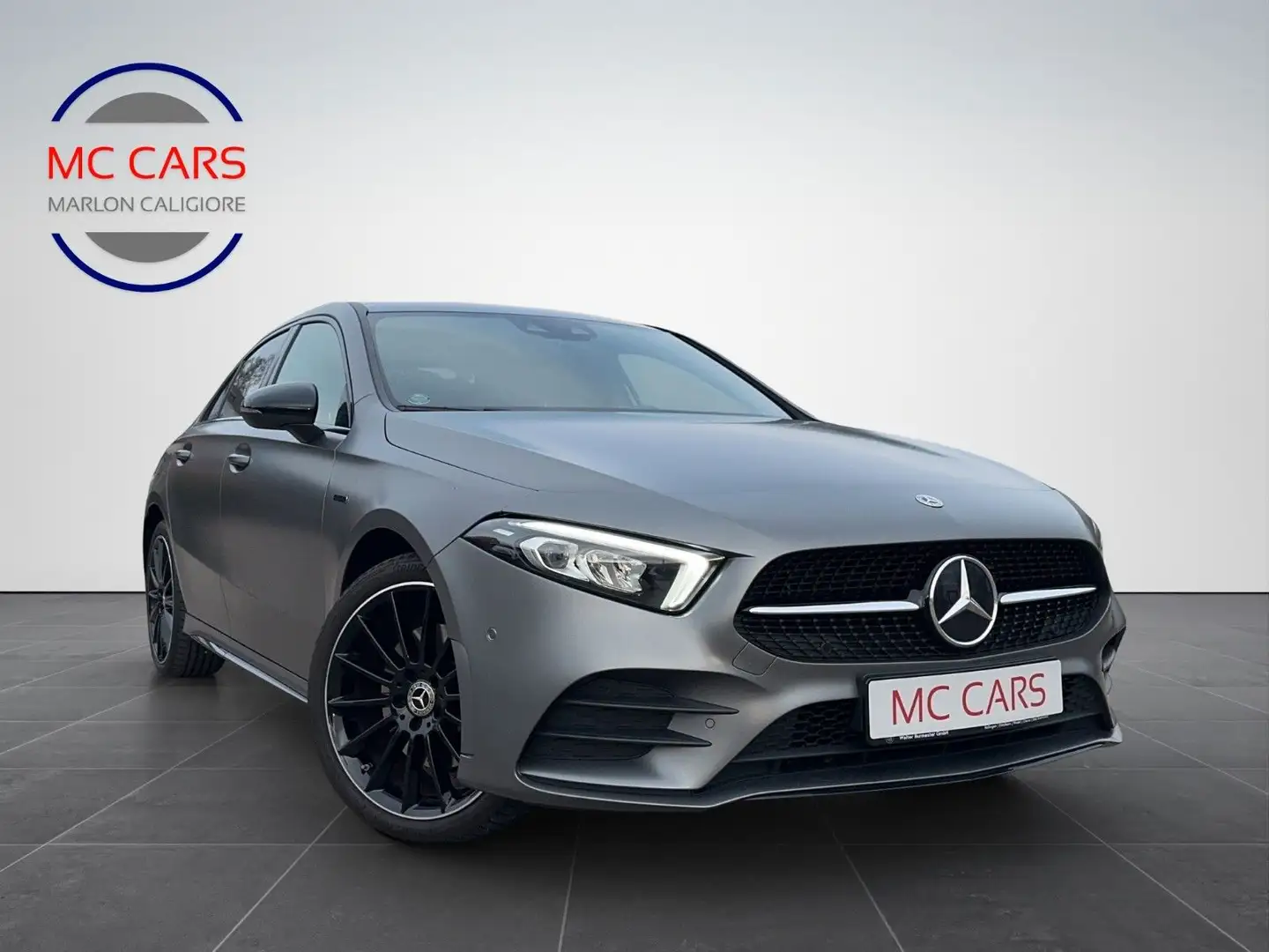 Mercedes-Benz A 250 Lim. Edition  AMG/Head-Up/Panorama/Night Gris - 1