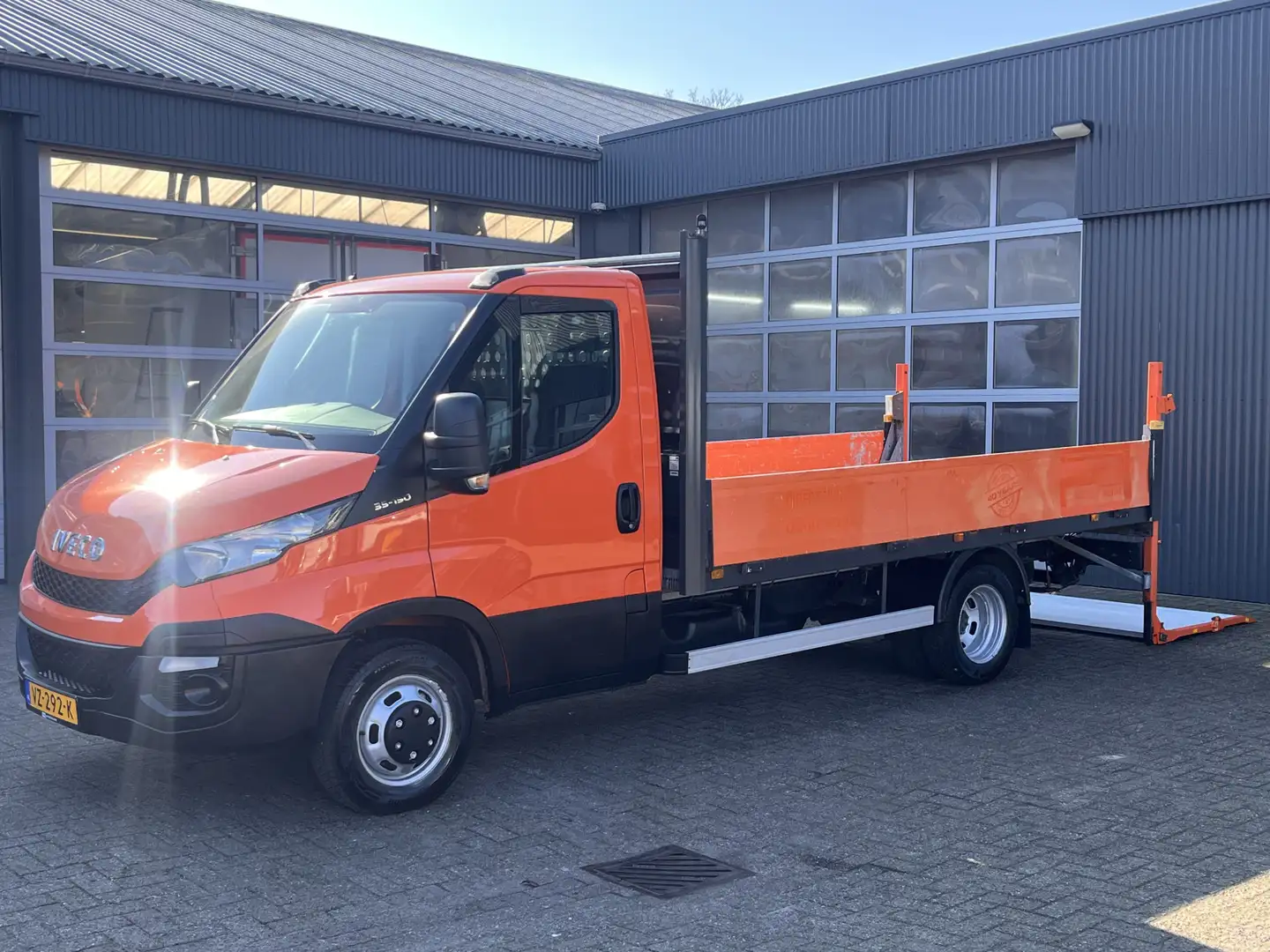 Iveco Daily 35C15 146PK Trekhaak 3500kg Laadklep 500kg Navigat Portocaliu - 2