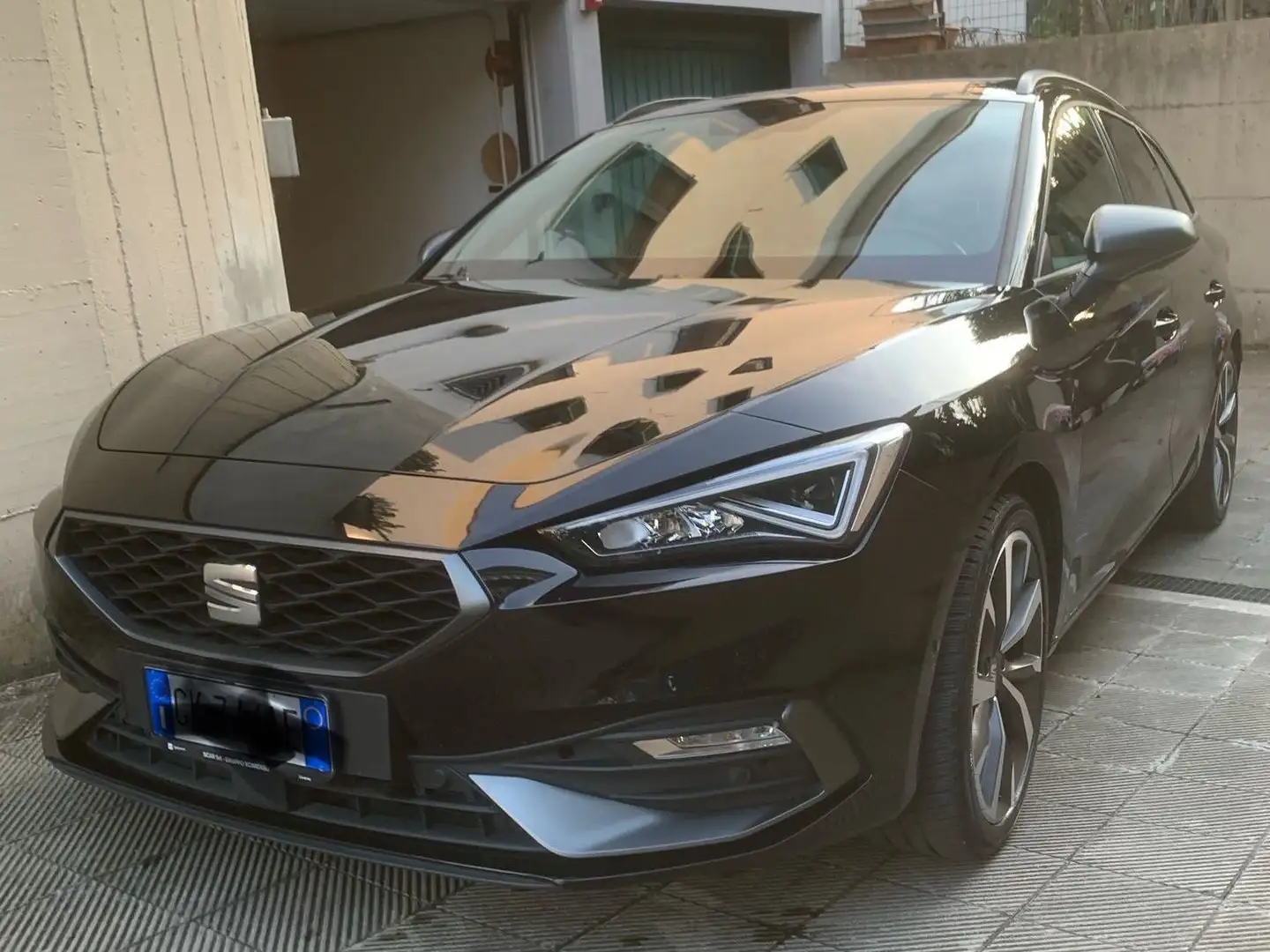 SEAT Leon Leon Sportstourer 2.0 tdi FR 4drive 150cv DSG Nero - 1