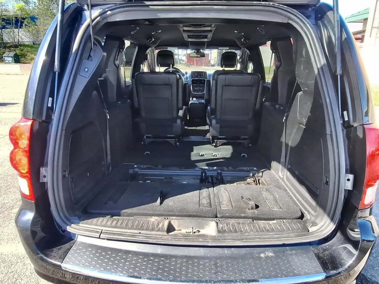 Dodge Grand Caravan снимка Dodge Grand Caravan
