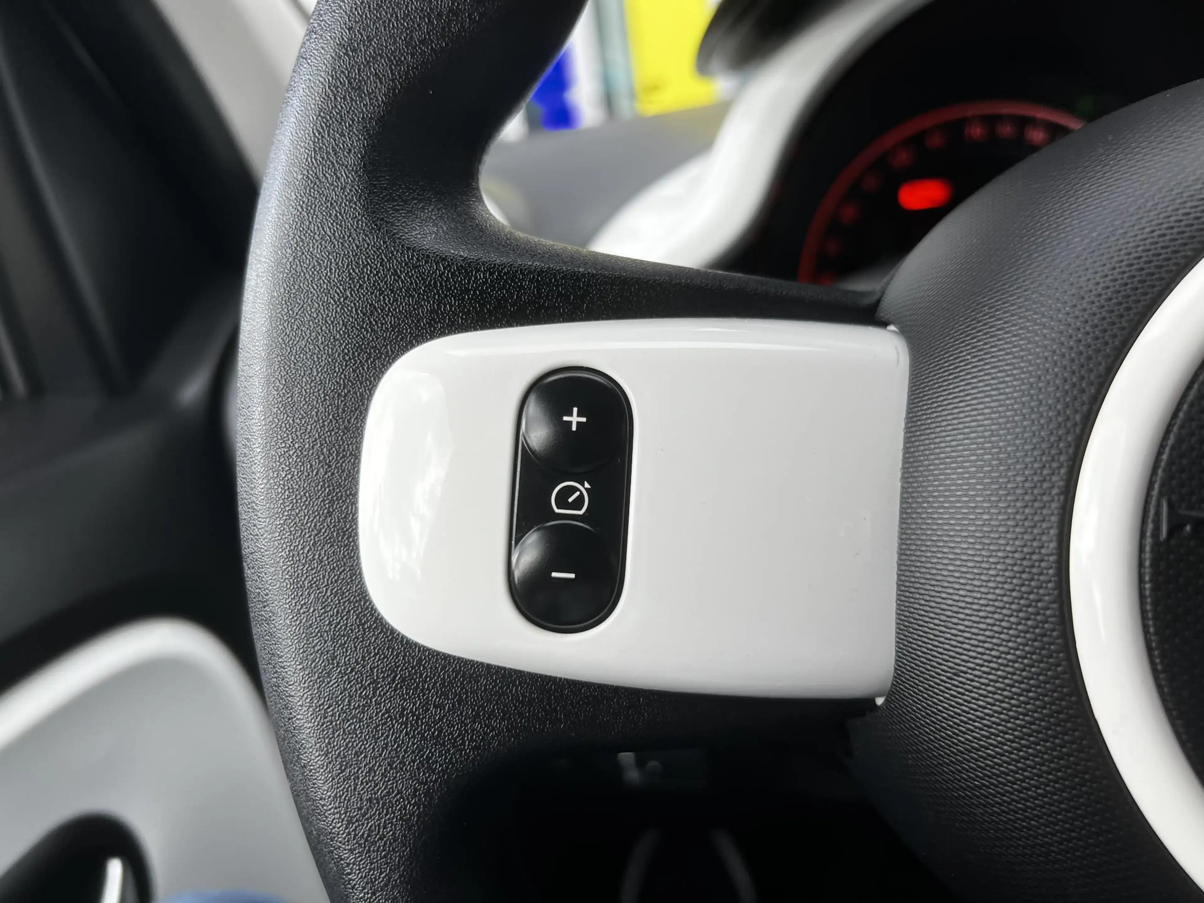 Renault Twingo 1.0 SCe Collection | Camera | R-Link | Cruise Cont — photo 20