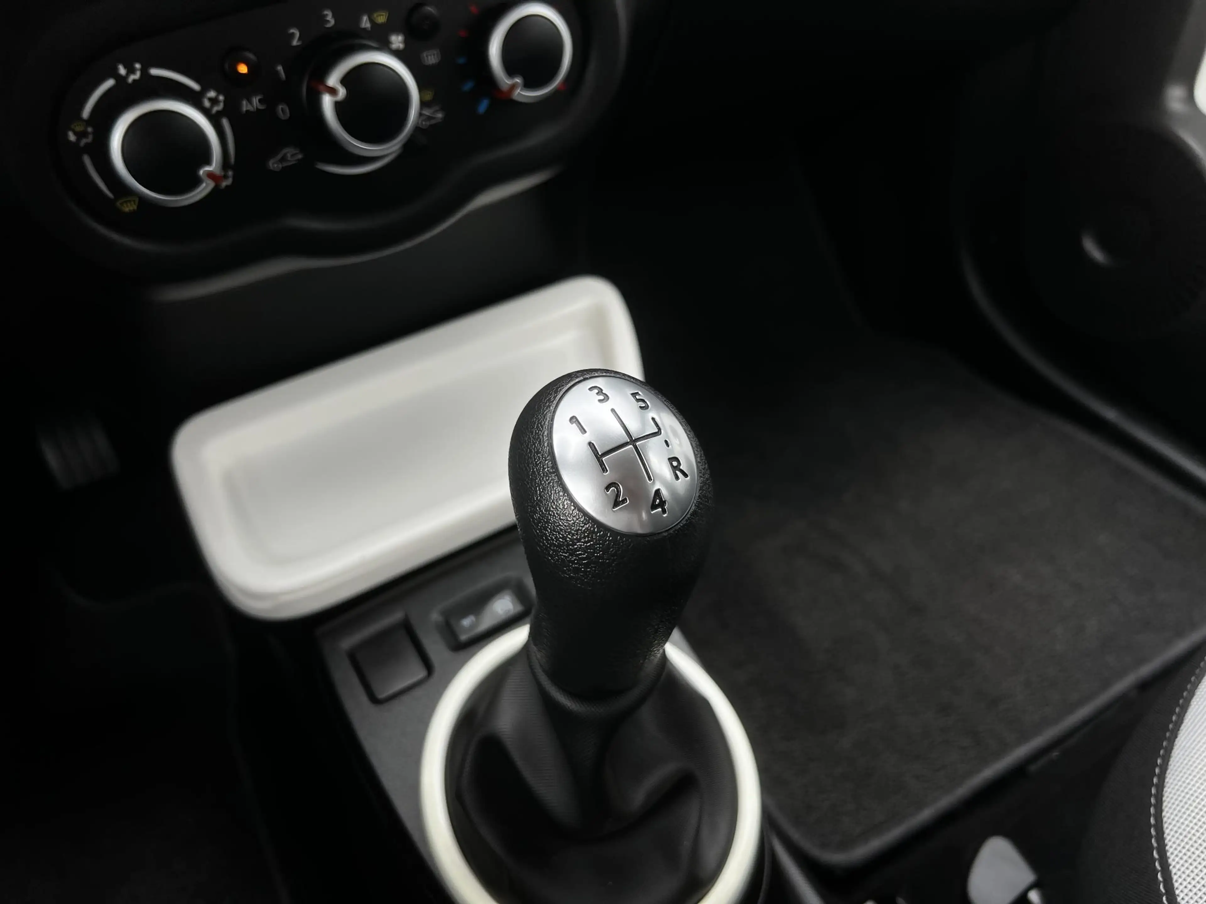 Renault Twingo 1.0 SCe Collection | Camera | R-Link | Cruise Cont — photo 23