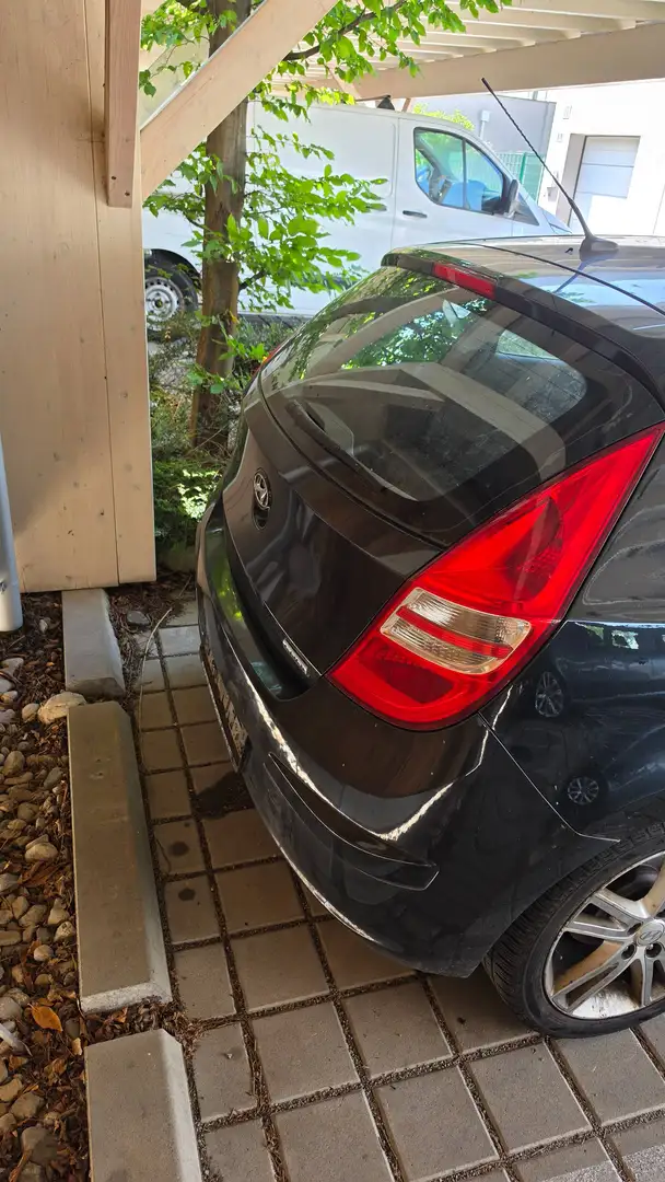 Hyundai i30 i30 1,6 CRDi Schwarz - 2