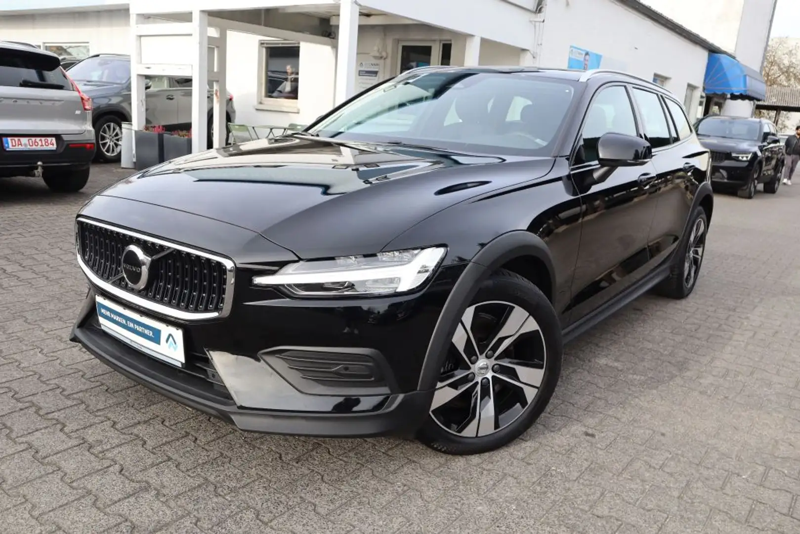 Volvo V60 Cross Country V60 Cross Country B4 D AWD Plus|NAVI|SHZG|LED| - 1