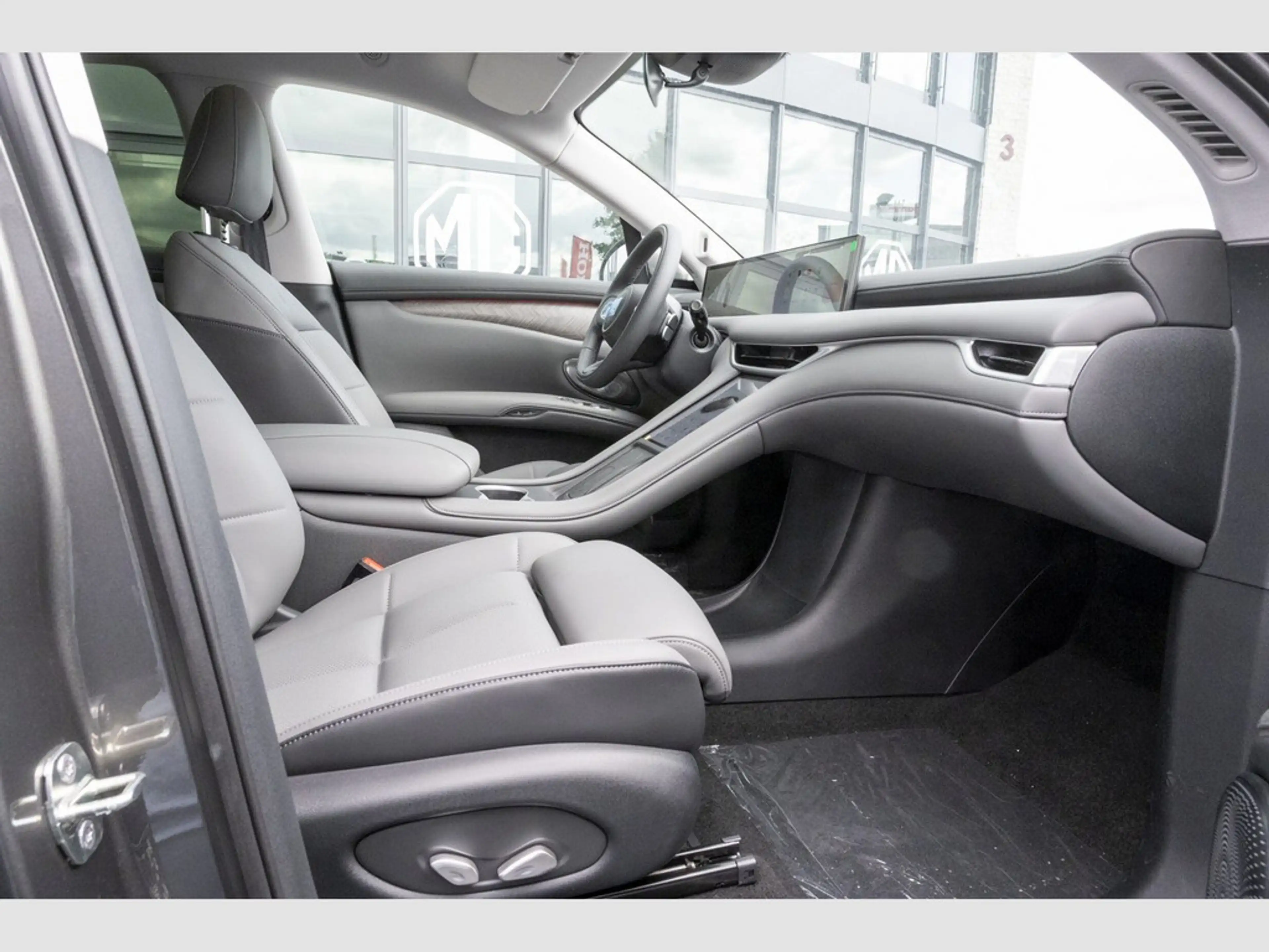 MG IM6 EV Premium AWD + Drive Pack 553kW Wärmepu — photo 8