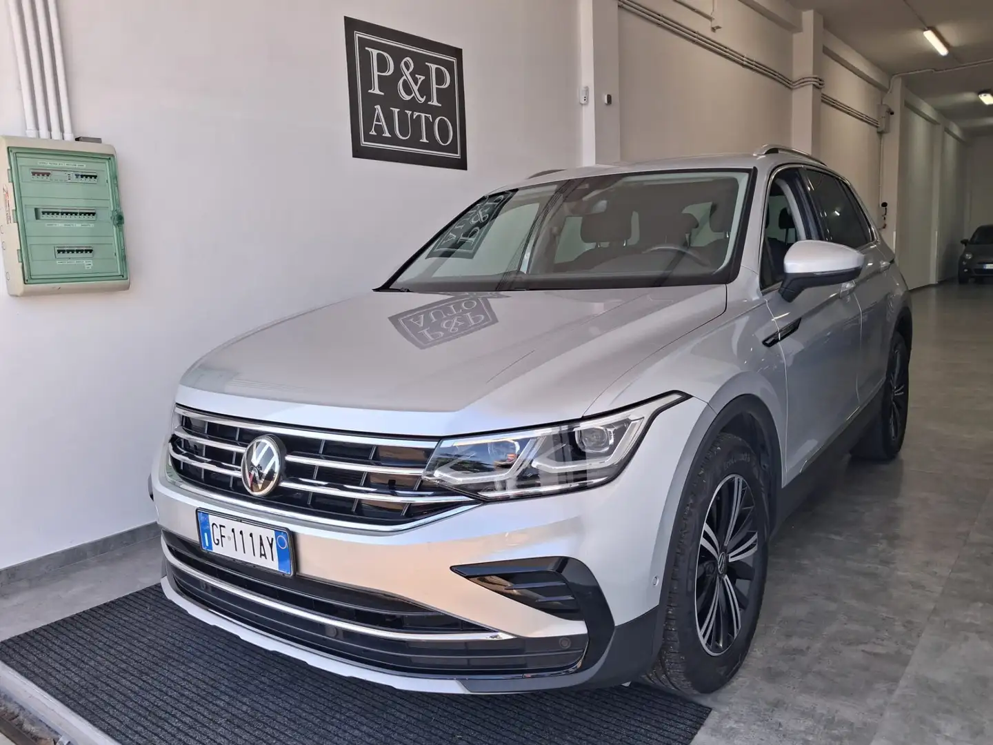 Volkswagen Tiguan Tiguan 2.0 TDI 150 CV SCR DSG Life Grau - 2