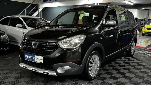Dacia Lodgy Stepway Celebration AHK/ Rückfahrkamera