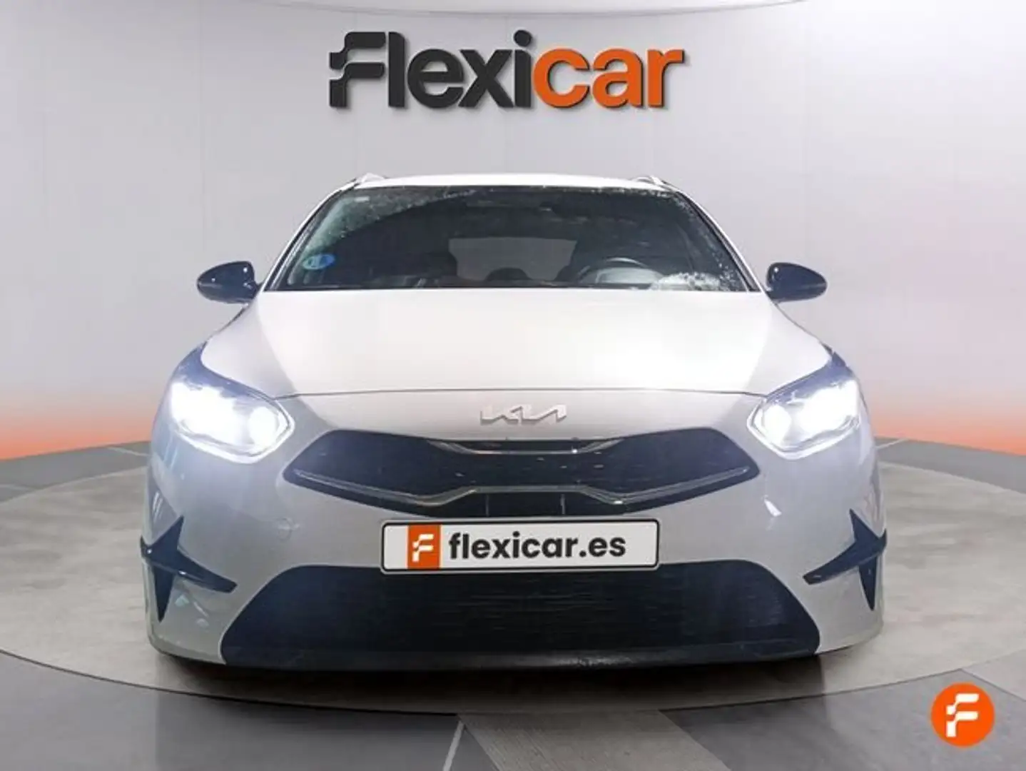 Kia Sonstige Tourer 1.0 MHEV 74kW Style Edition DCT Weiß - 2