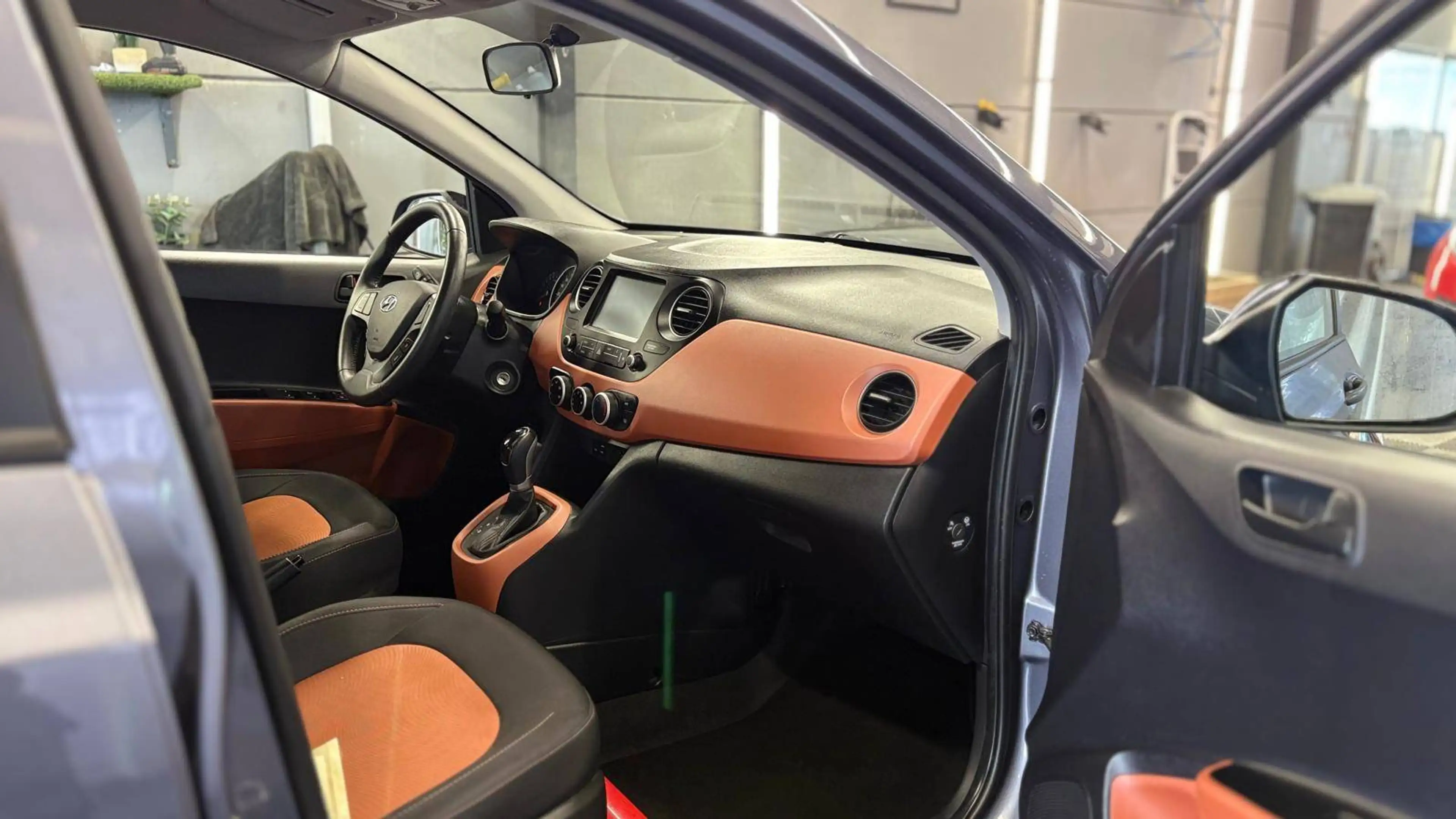 Hyundai i10 Hyundai i10 1.0i benz. AUTOMATIQUE bj. 2020 1ste eigenaar — photo 12