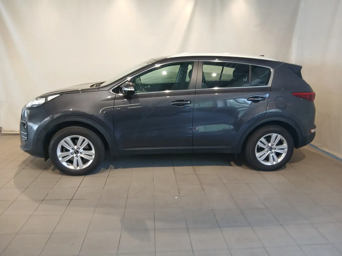 Kia Sportage Attract 2WD Grau - 2
