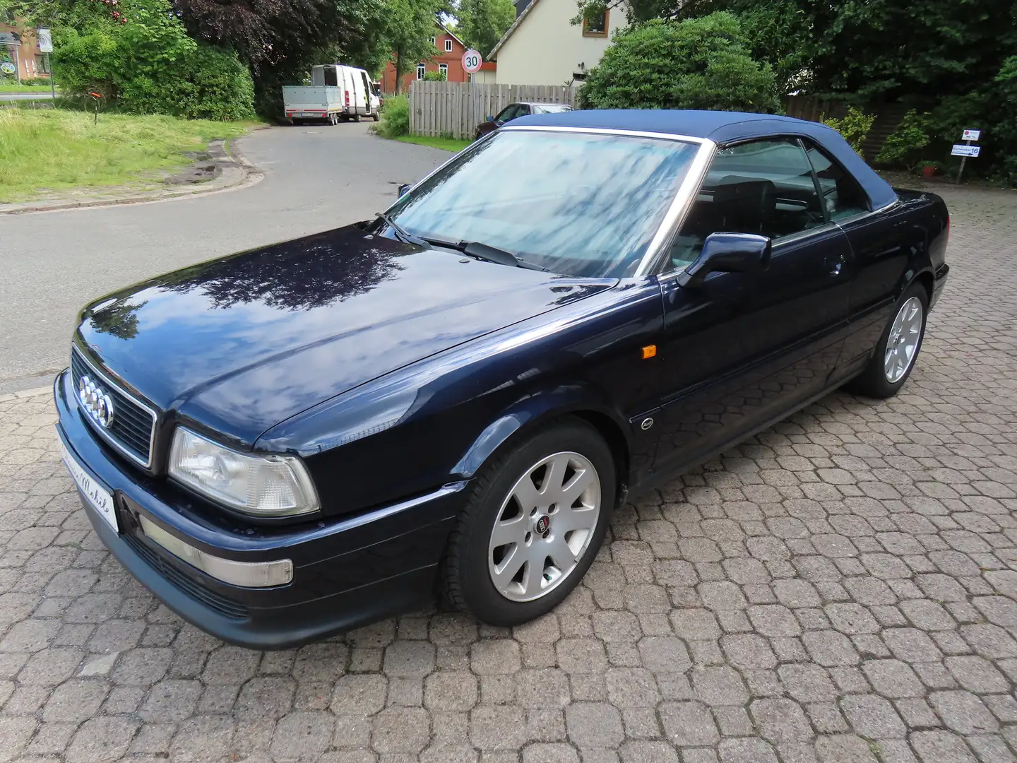 Audi Cabriolet 2.0 E *HU a.W. neu*Leder*SHZ*3.Hand*unverbastelt* Blau - 2