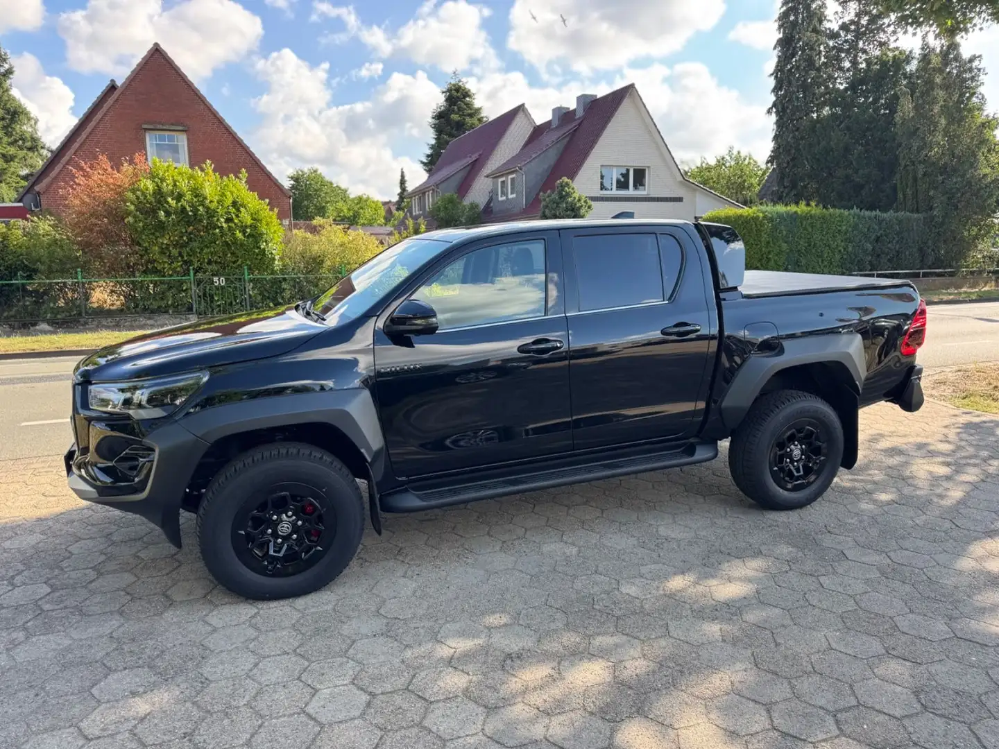 Toyota Hilux 2.8 GR Sport 2 MY25 black*JBL+360*sofort Negro - 1