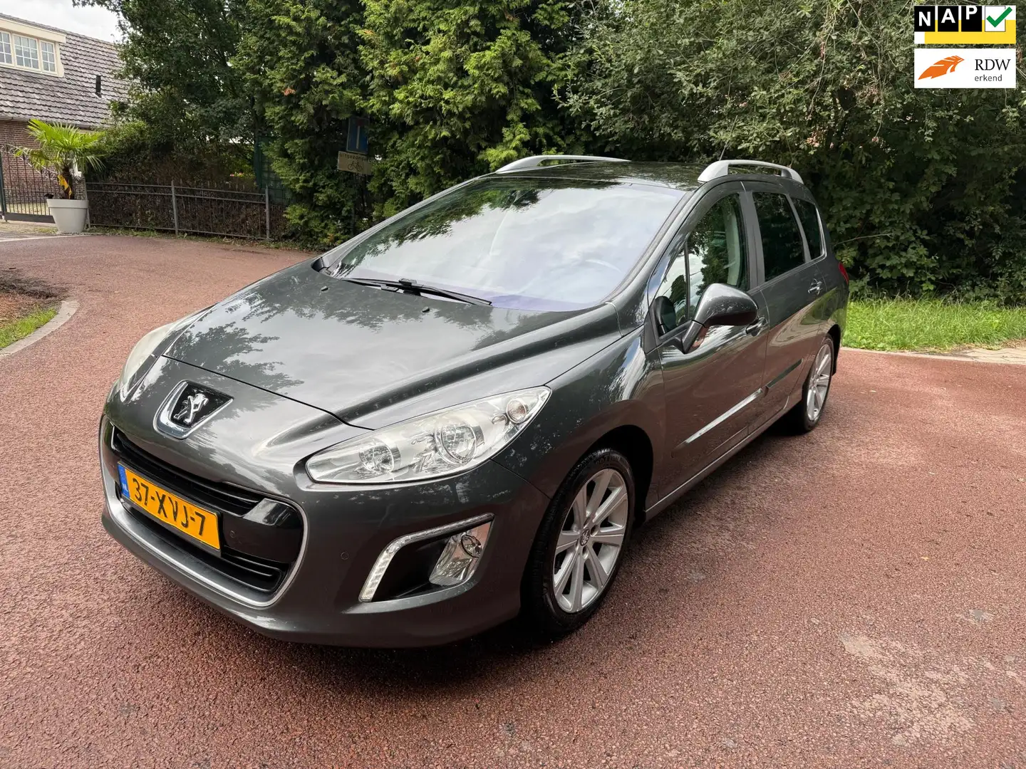 Peugeot 308 SW 1.6 THP Allure / Navi / Pano / Airco / NAP / Au Grijs - 1