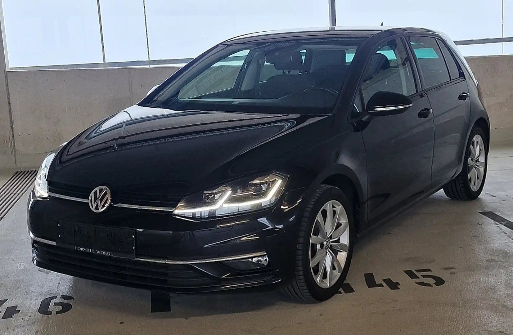 Volkswagen Golf Highline 1,6 TDI SCR Schwarz - 1